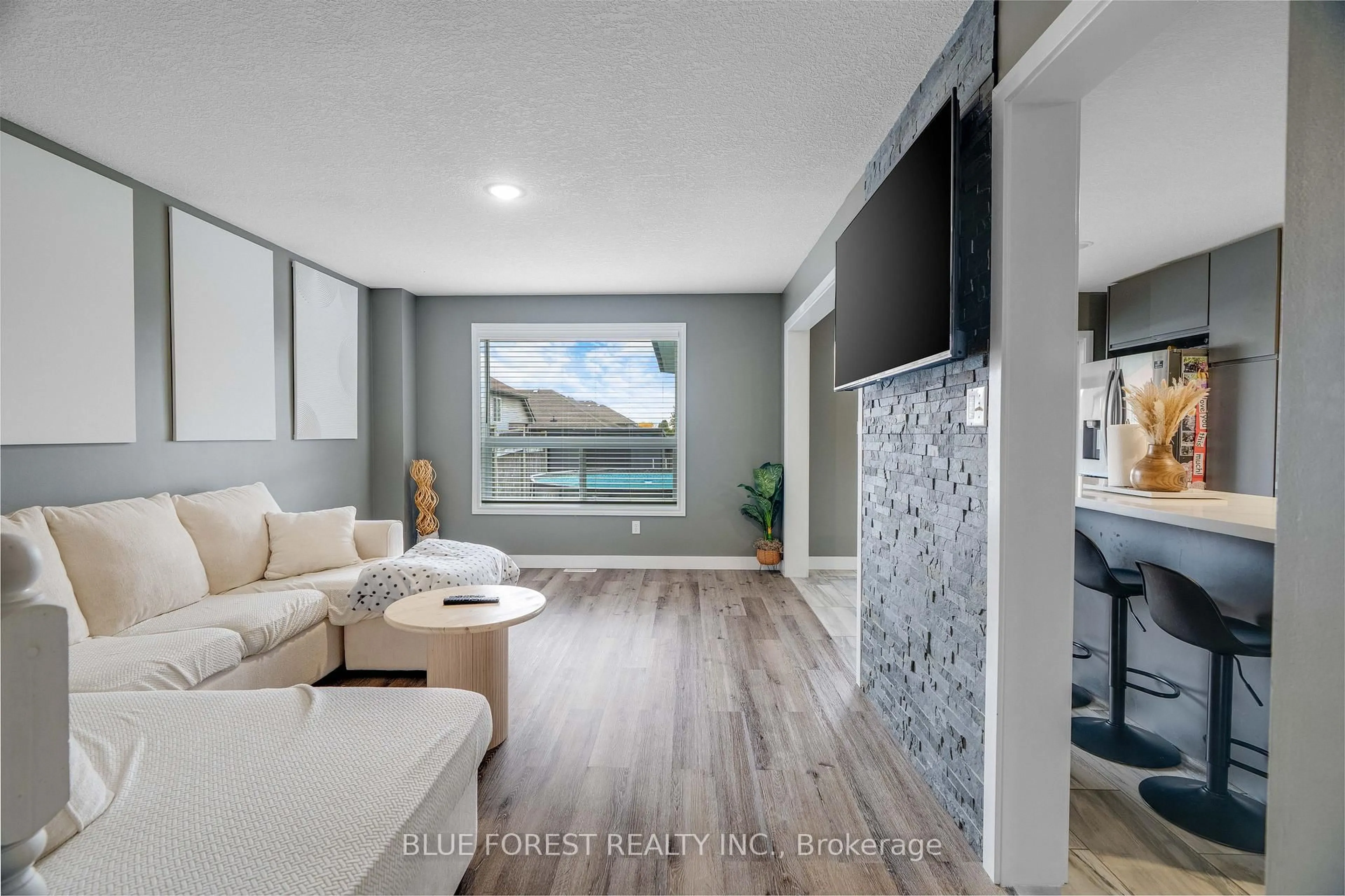 Unknown for 24 Peach Tree Blvd, St. Thomas Ontario N5R 0B3