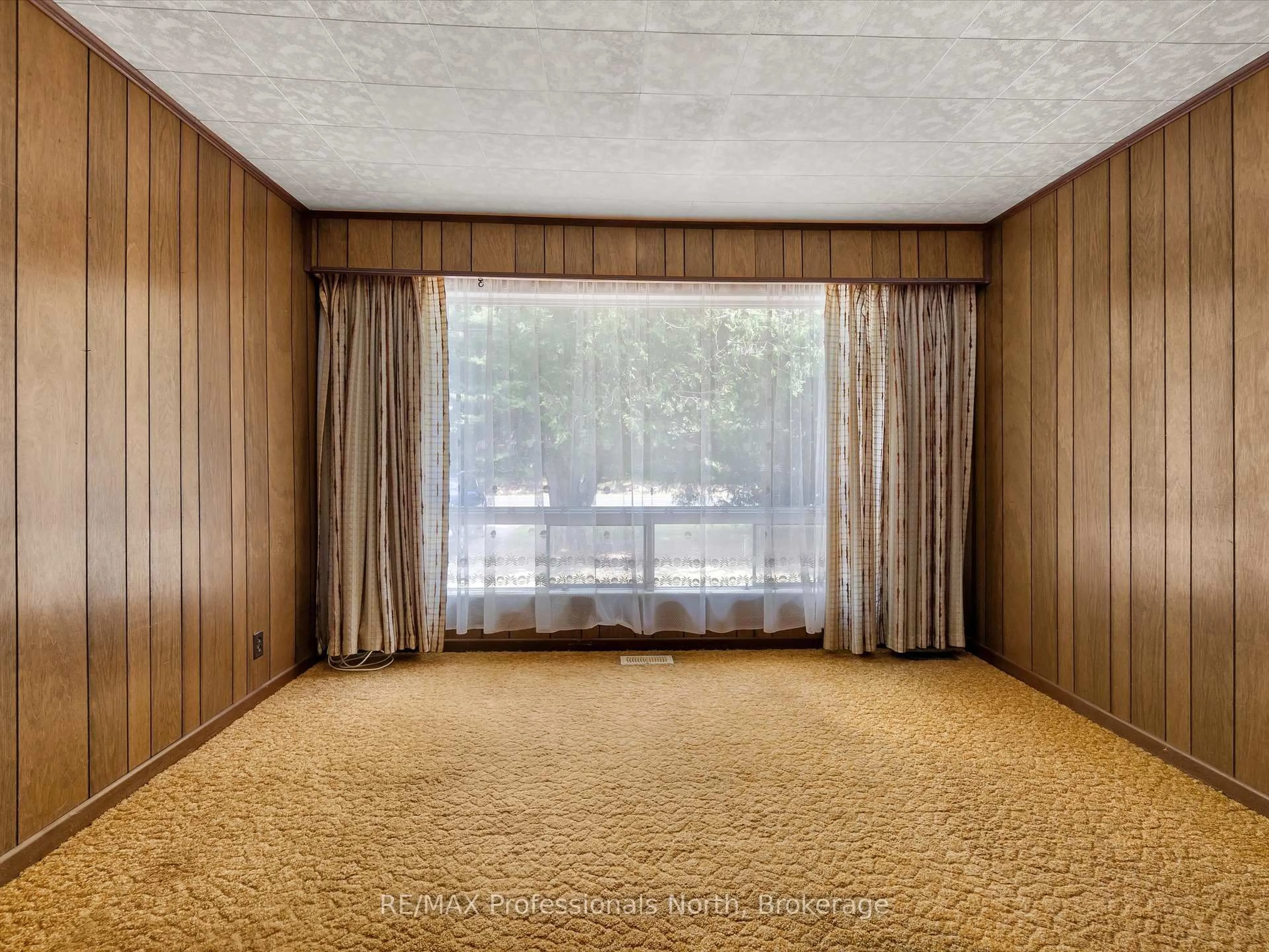 A pic of a room for 1716 GRAVENHURST Pkwy, Gravenhurst Ontario P1P 1R3