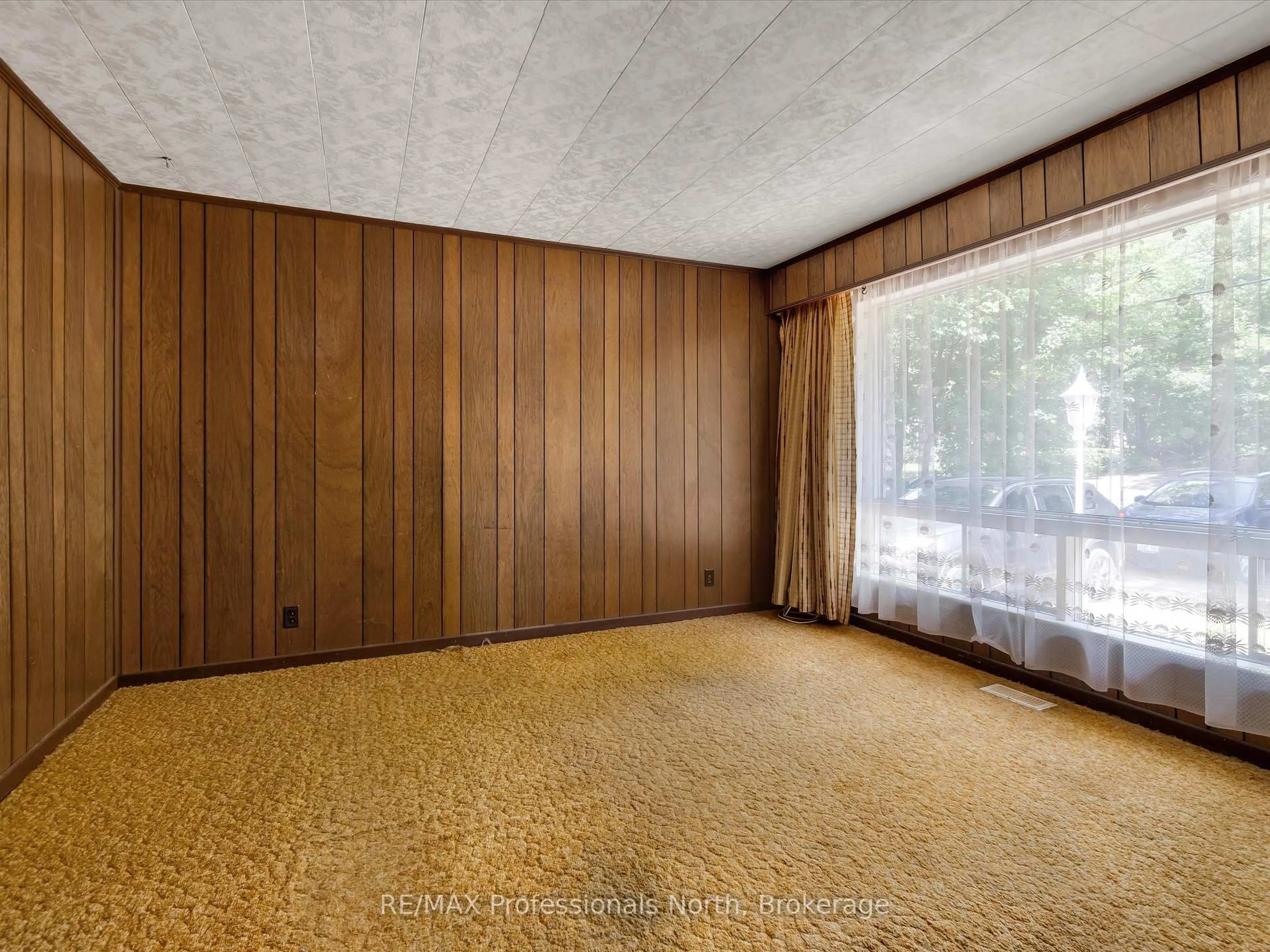 A pic of a room for 1716 GRAVENHURST Pkwy, Gravenhurst Ontario P1P 1R3