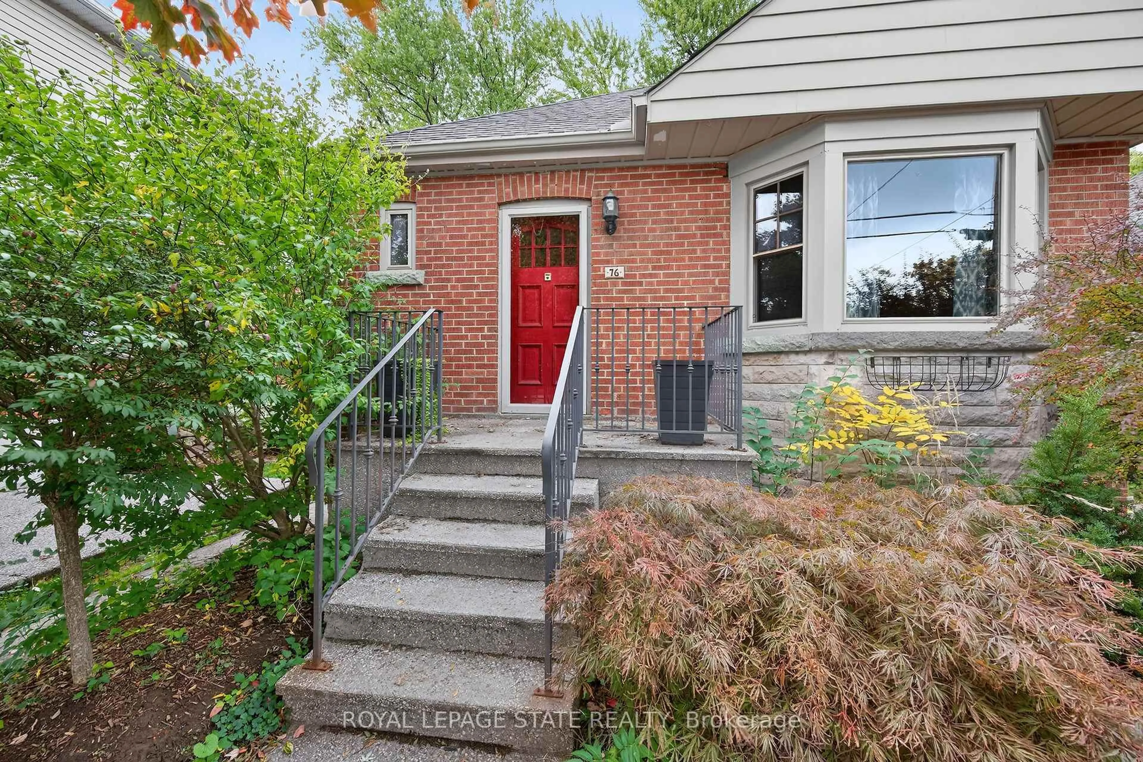 Home with brick exterior material, street for 76 Wycliffe Ave, Hamilton Ontario L9A 1E1
