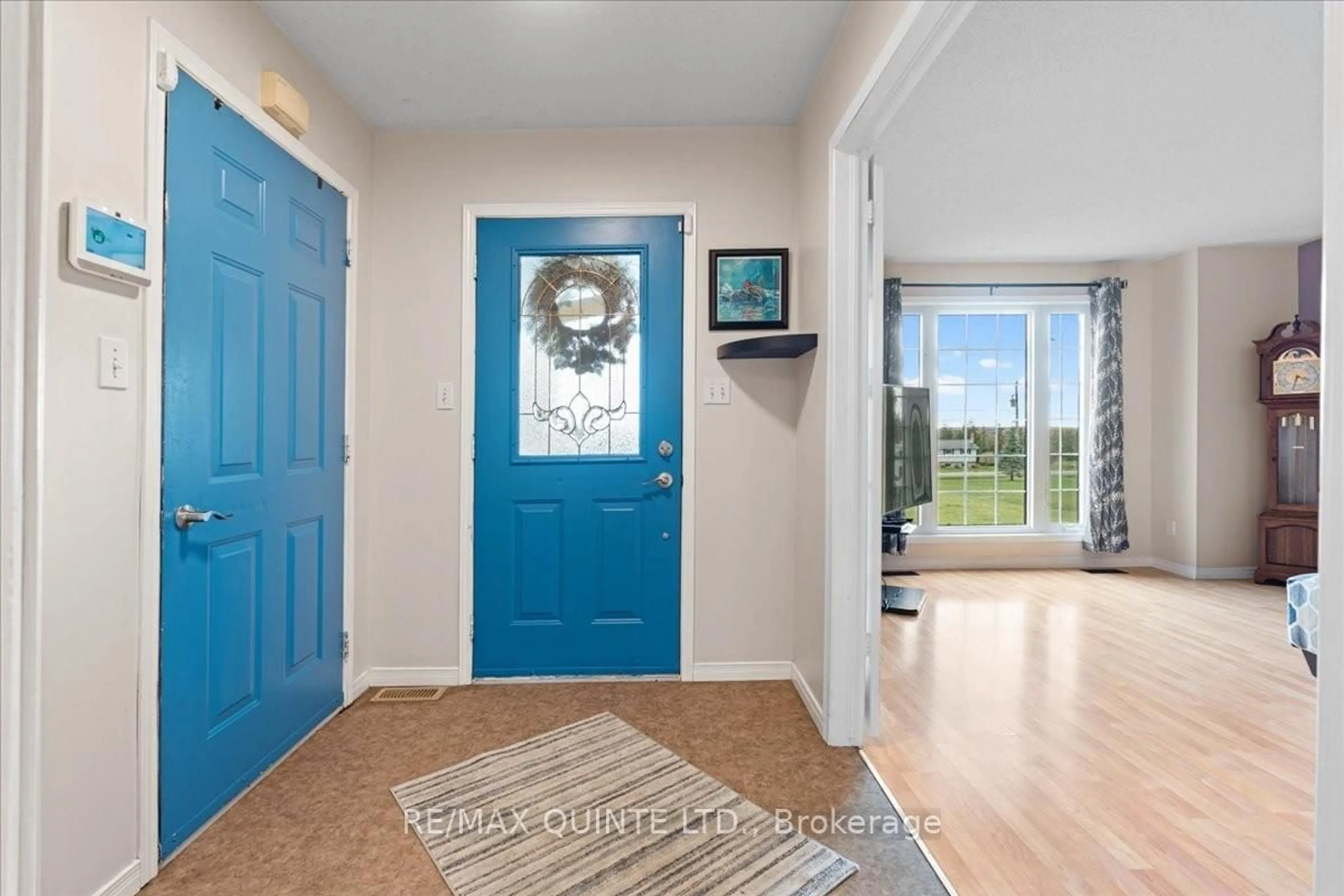 Indoor entryway for 1625 Thrasher Rd, Tyendinaga Ontario K0K 2V0