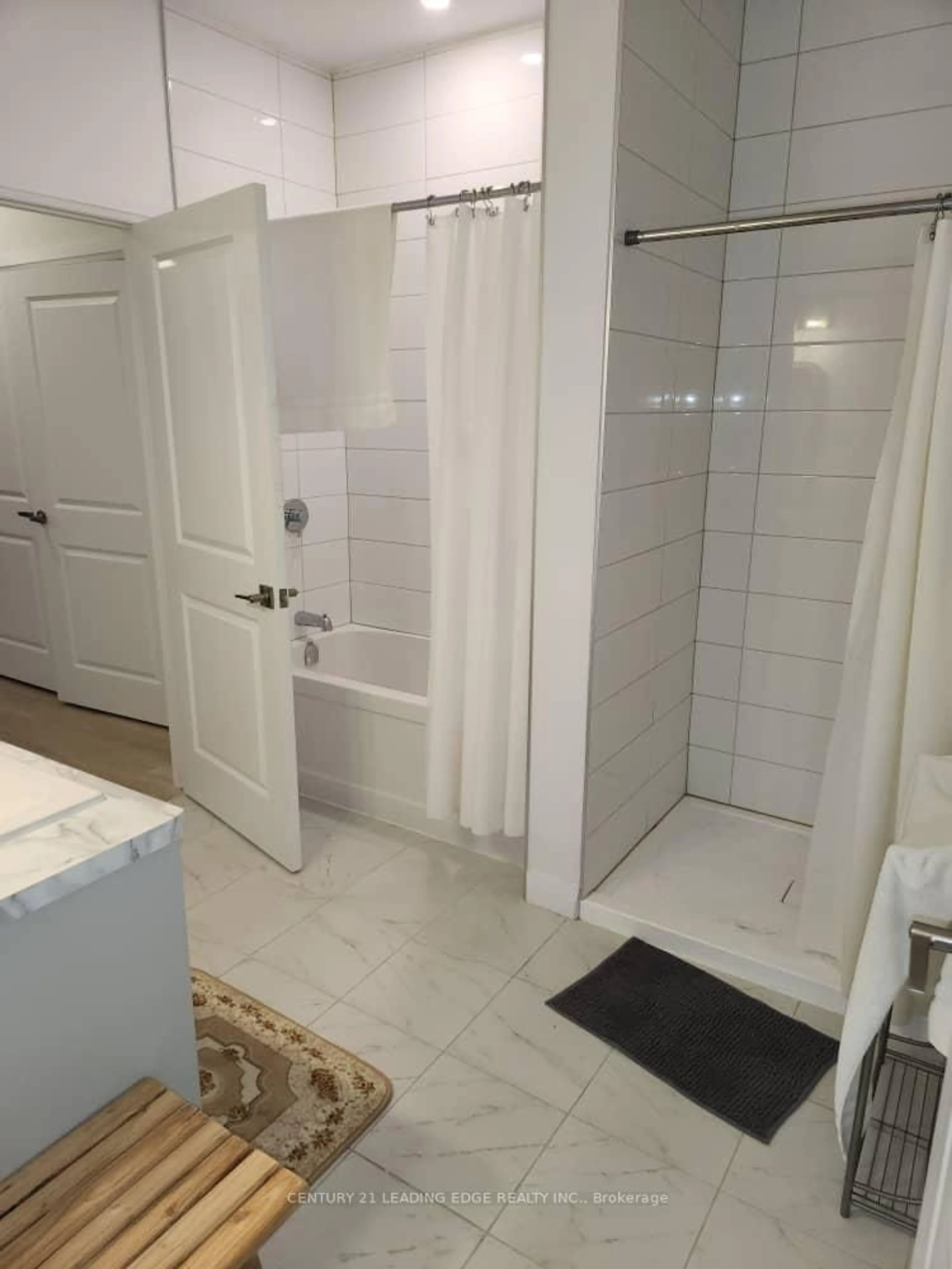 Standard bathroom, ceramic/tile floor for 1465 Station St #19, Pelham Ontario L0S 1E3