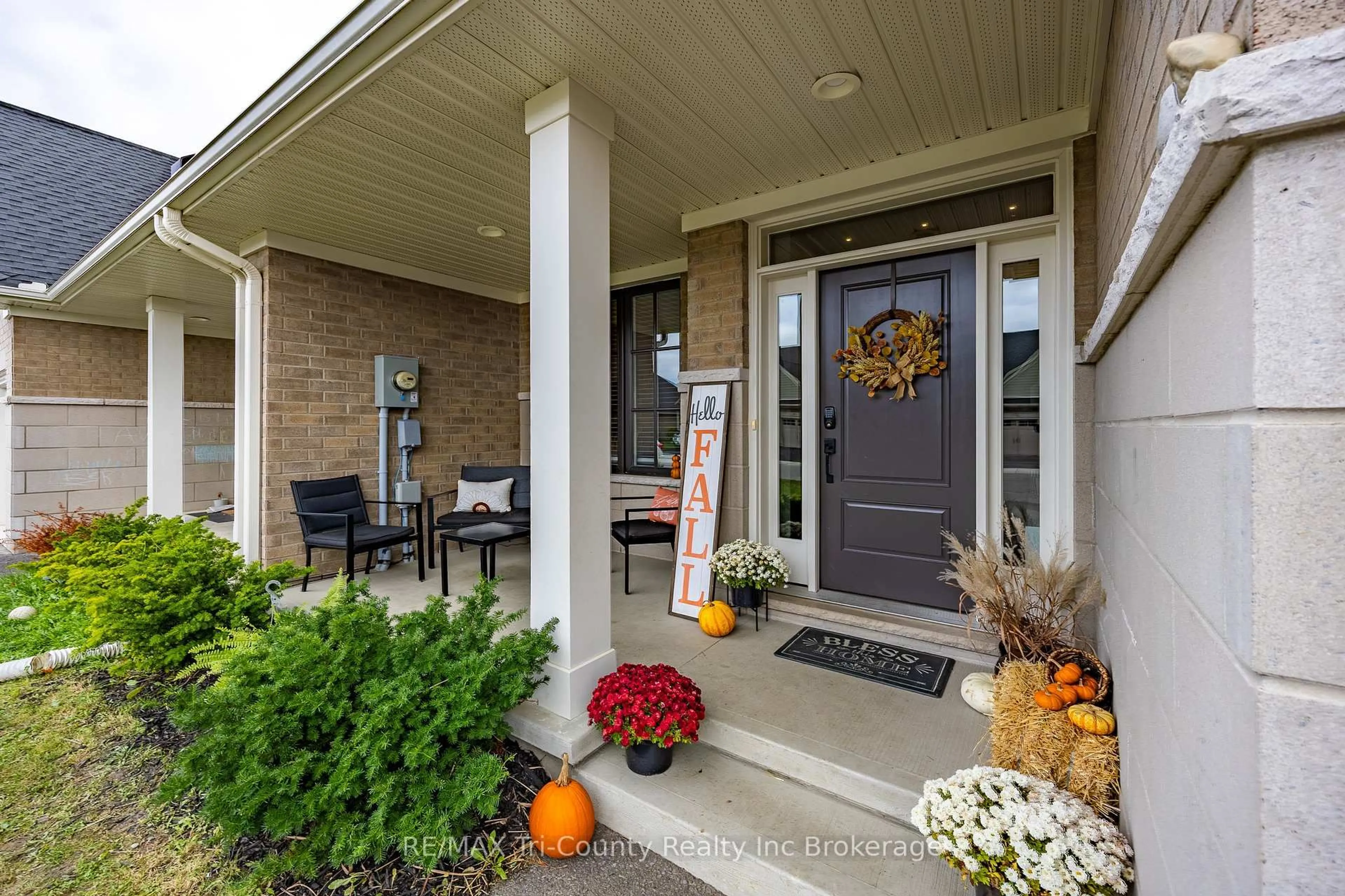 Indoor entryway for 19 Sierra St, Tillsonburg Ontario N4G 0J2