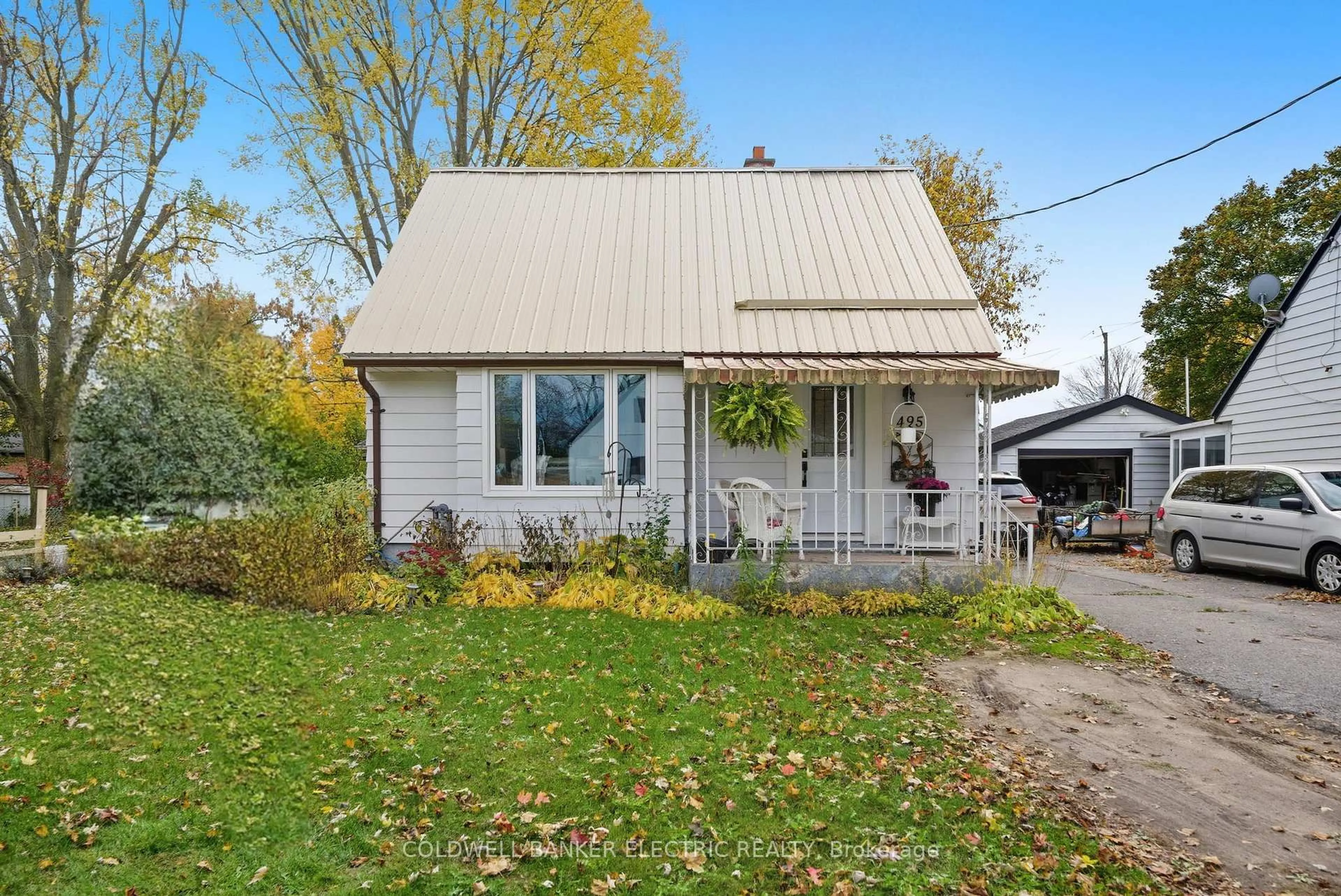 Home with vinyl exterior material, street for 495 O'connell Rd, Peterborough Ontario K9J 4E1