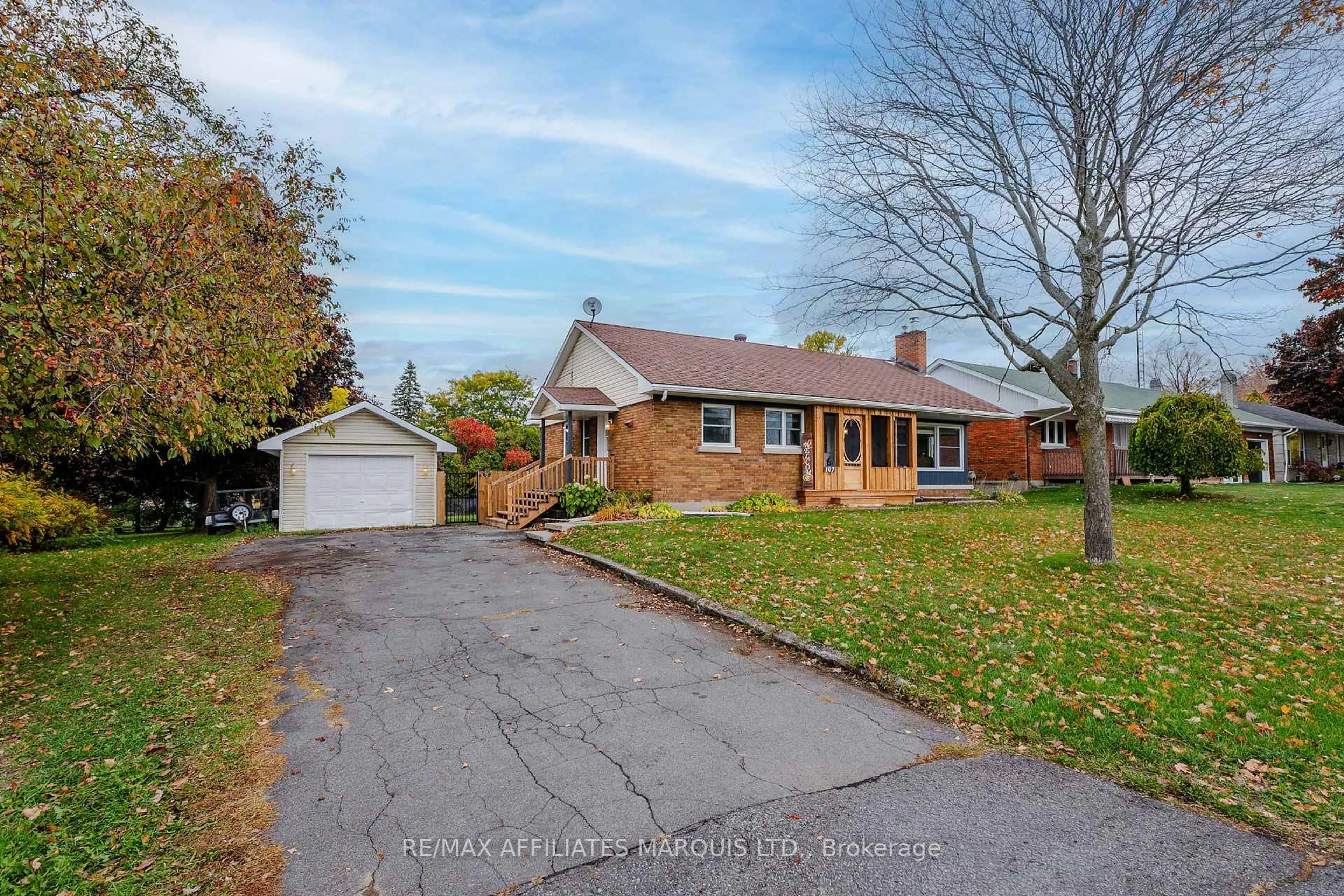 A pic from outside/outdoor area/front of a property/back of a property/a pic from drone, street for 107 Algonquin Ave, South Stormont Ontario K0C 1P0