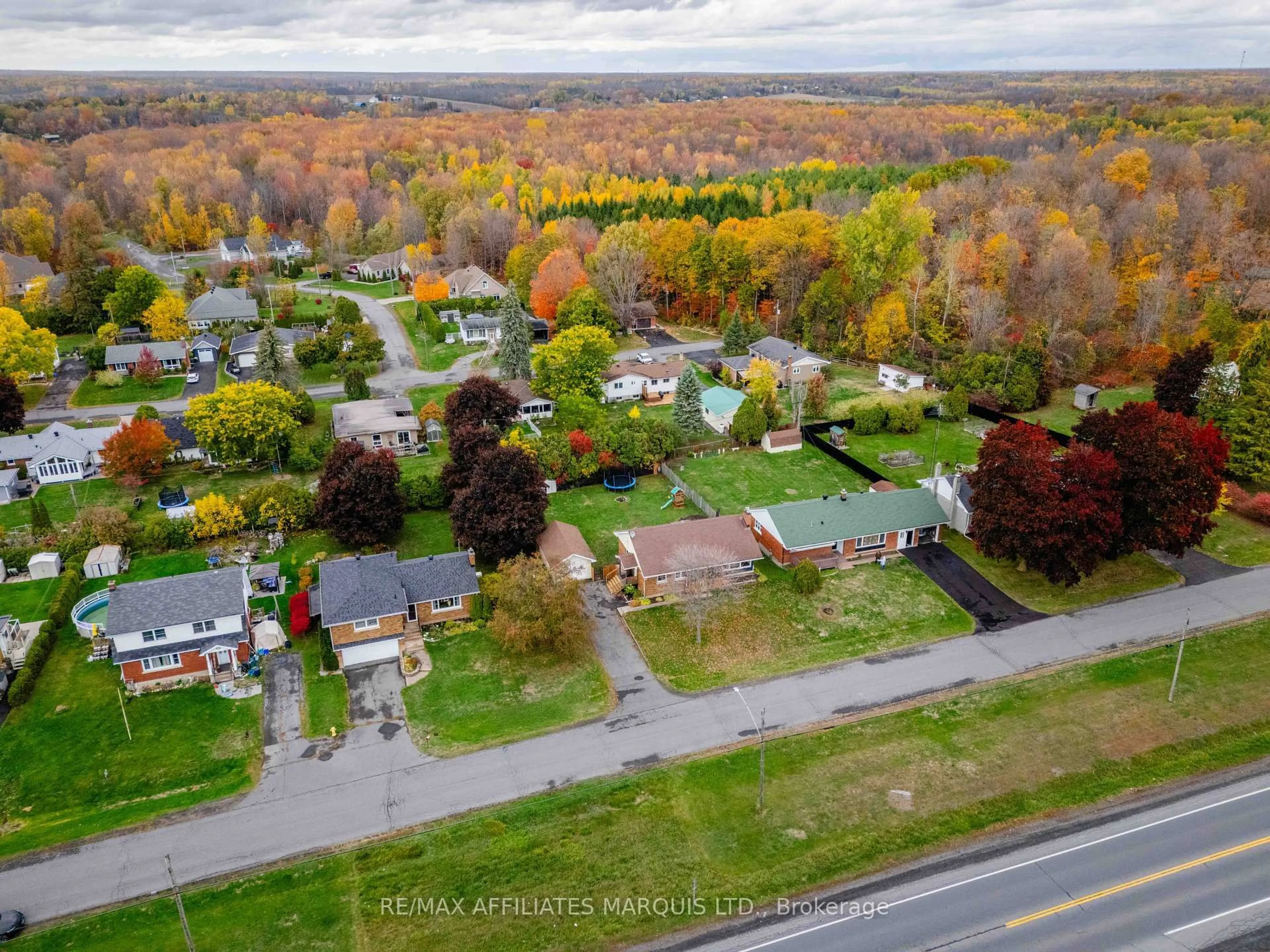 A pic from outside/outdoor area/front of a property/back of a property/a pic from drone, street for 107 Algonquin Ave, South Stormont Ontario K0C 1P0