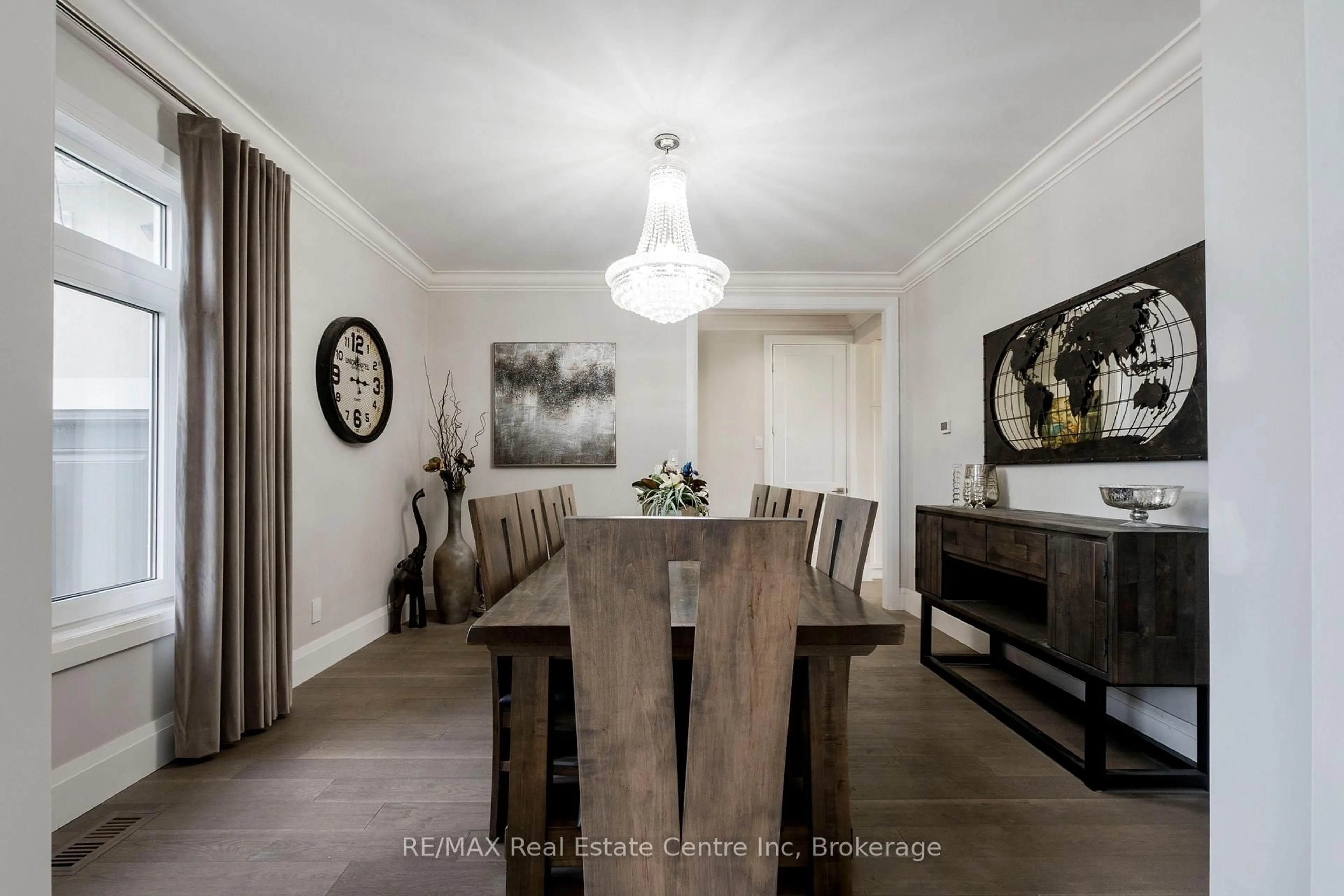 Dining room, wood/laminate floor for 6805 WELLINGTON RD 34 Dr, Puslinch Ontario N3C 2V4