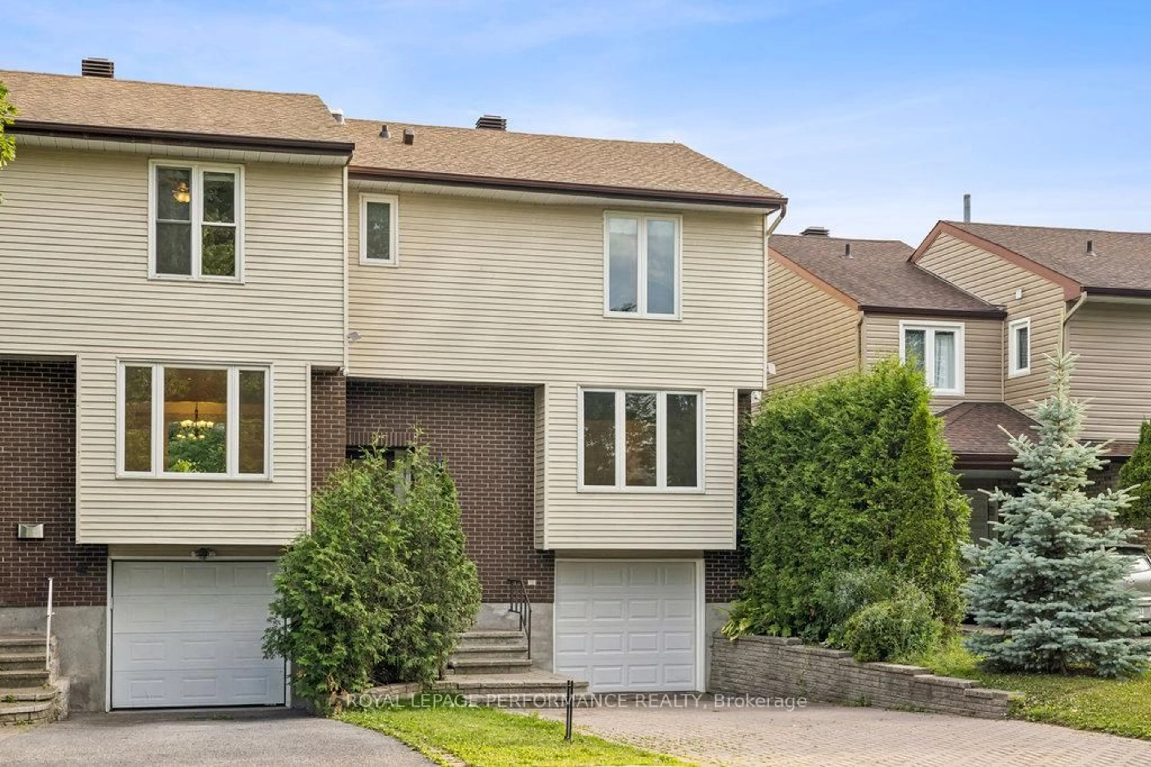 Unknown for 8 Gillespie Cres, Ottawa Ontario K1V 9X8