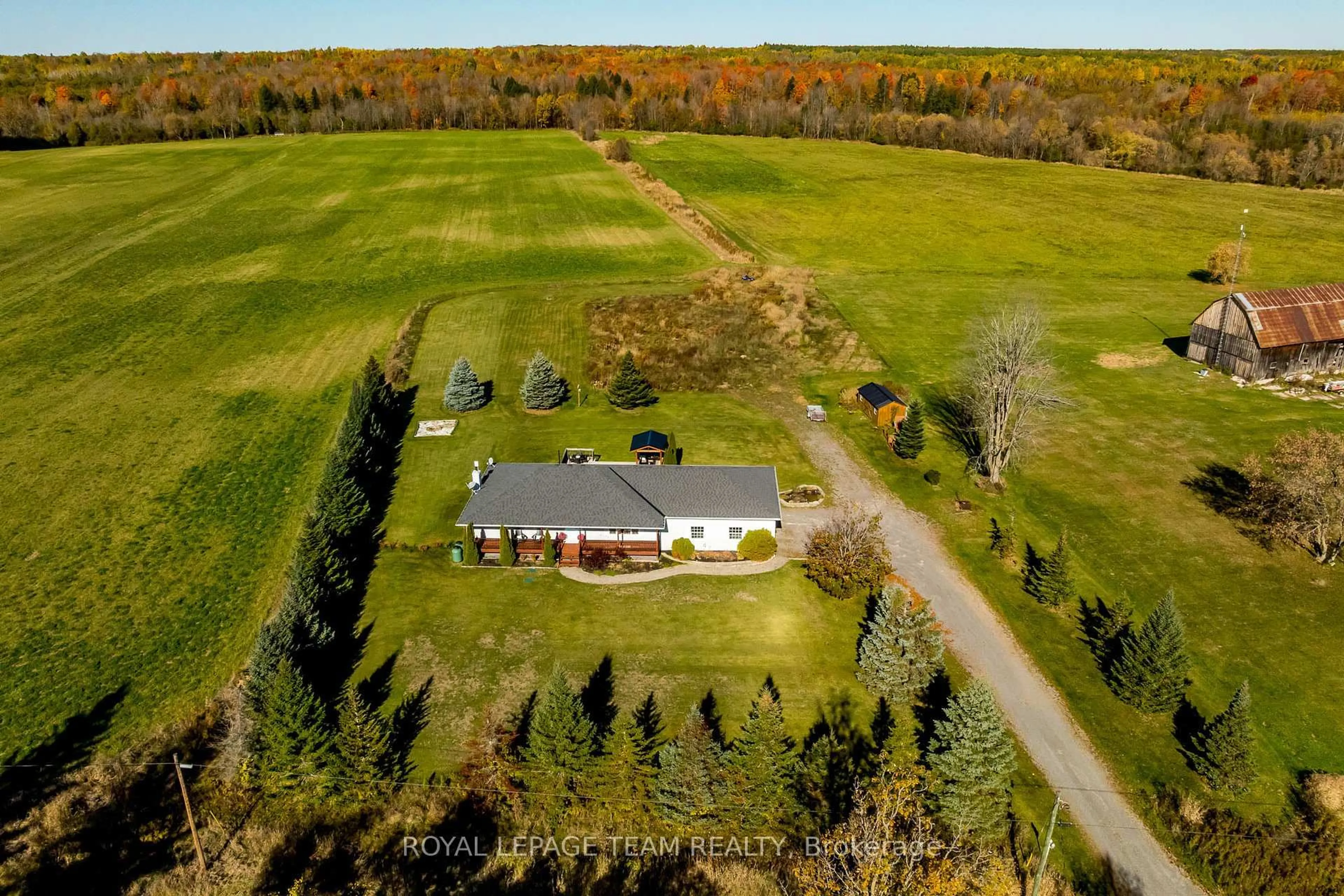A pic from outside/outdoor area/front of a property/back of a property/a pic from drone, unknown for 344 Richardson Rd, Merrickville Ontario K0G 1N0