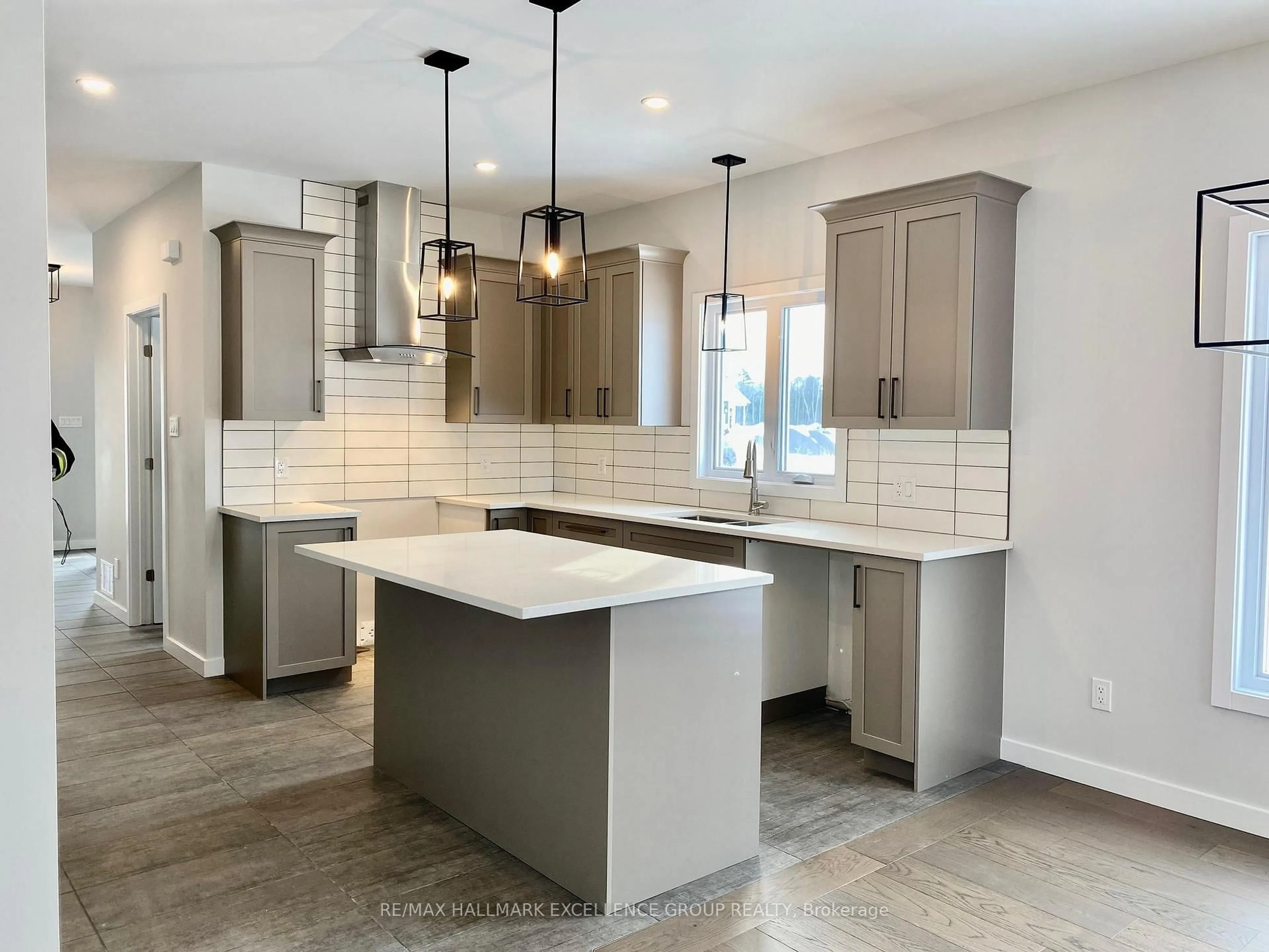 Open concept kitchen, ceramic/tile floor for 1117 Bronze (Lot 105) Ave, Clarence-Rockland Ontario K4K 0N4