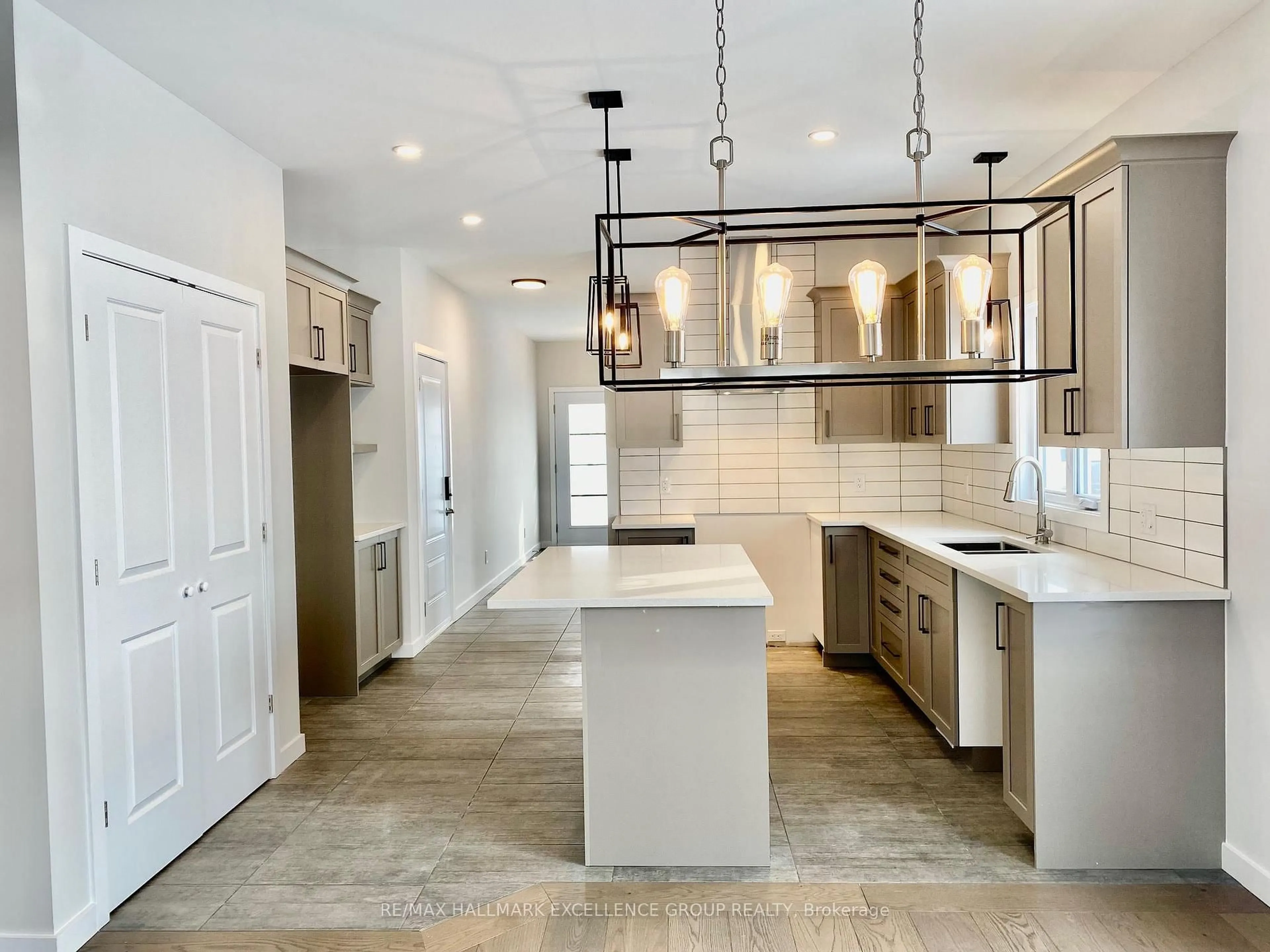 Open concept kitchen, ceramic/tile floor for 1117 Bronze (Lot 105) Ave, Clarence-Rockland Ontario K4K 0N4