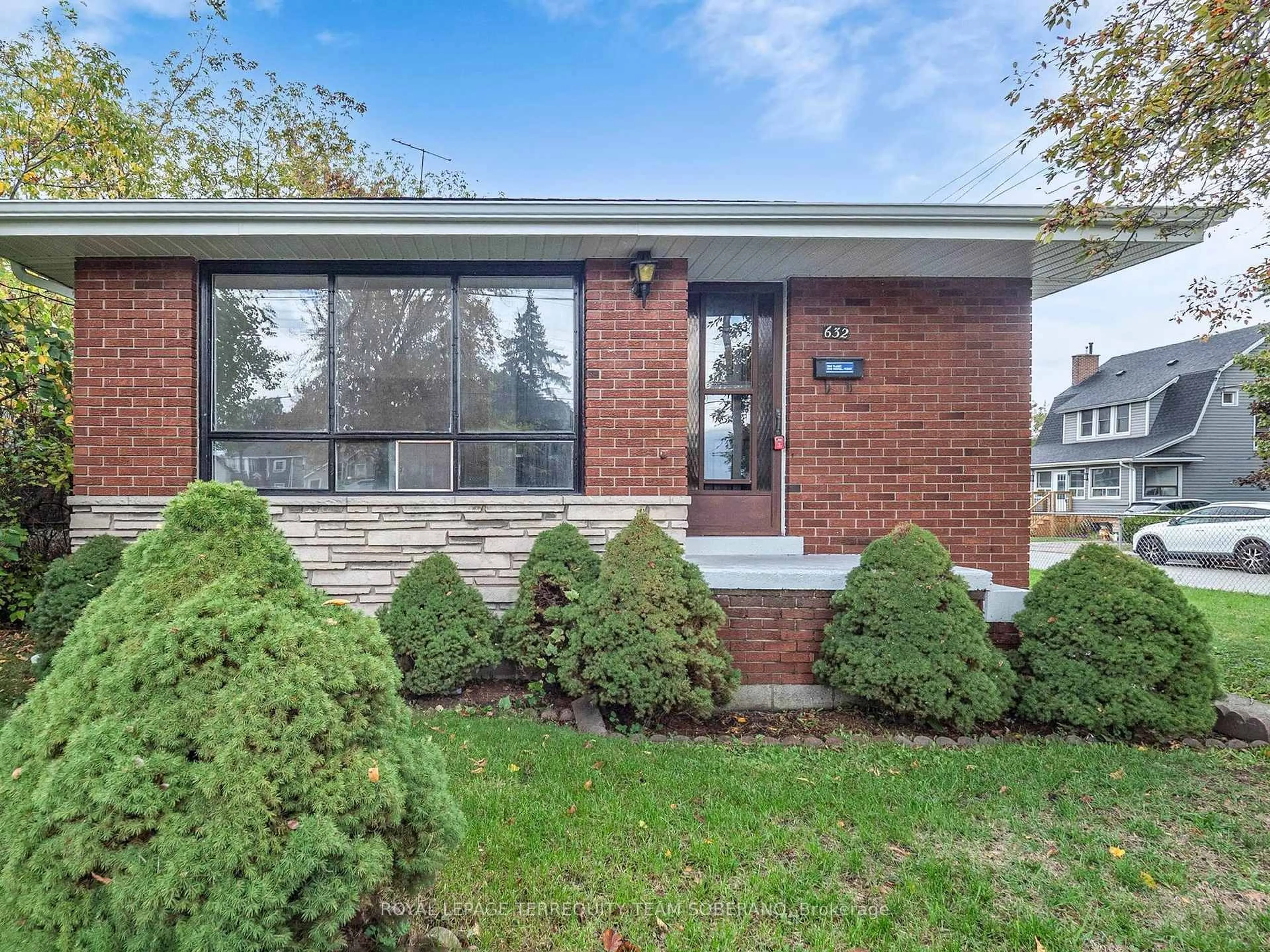 Home with brick exterior material, street for 632 Beach Blvd, Hamilton Ontario L8H 6Y1