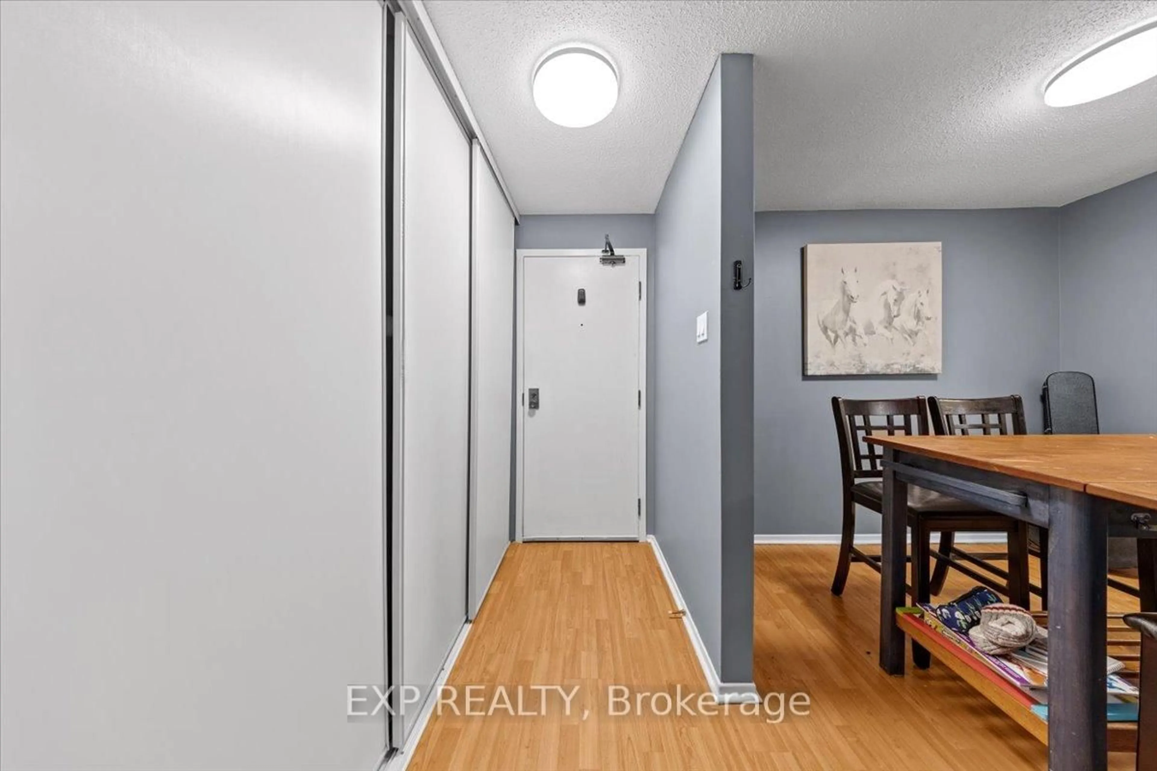 Indoor entryway for 6434 Bilberry Dr #316, Ottawa Ontario K1C 4P5