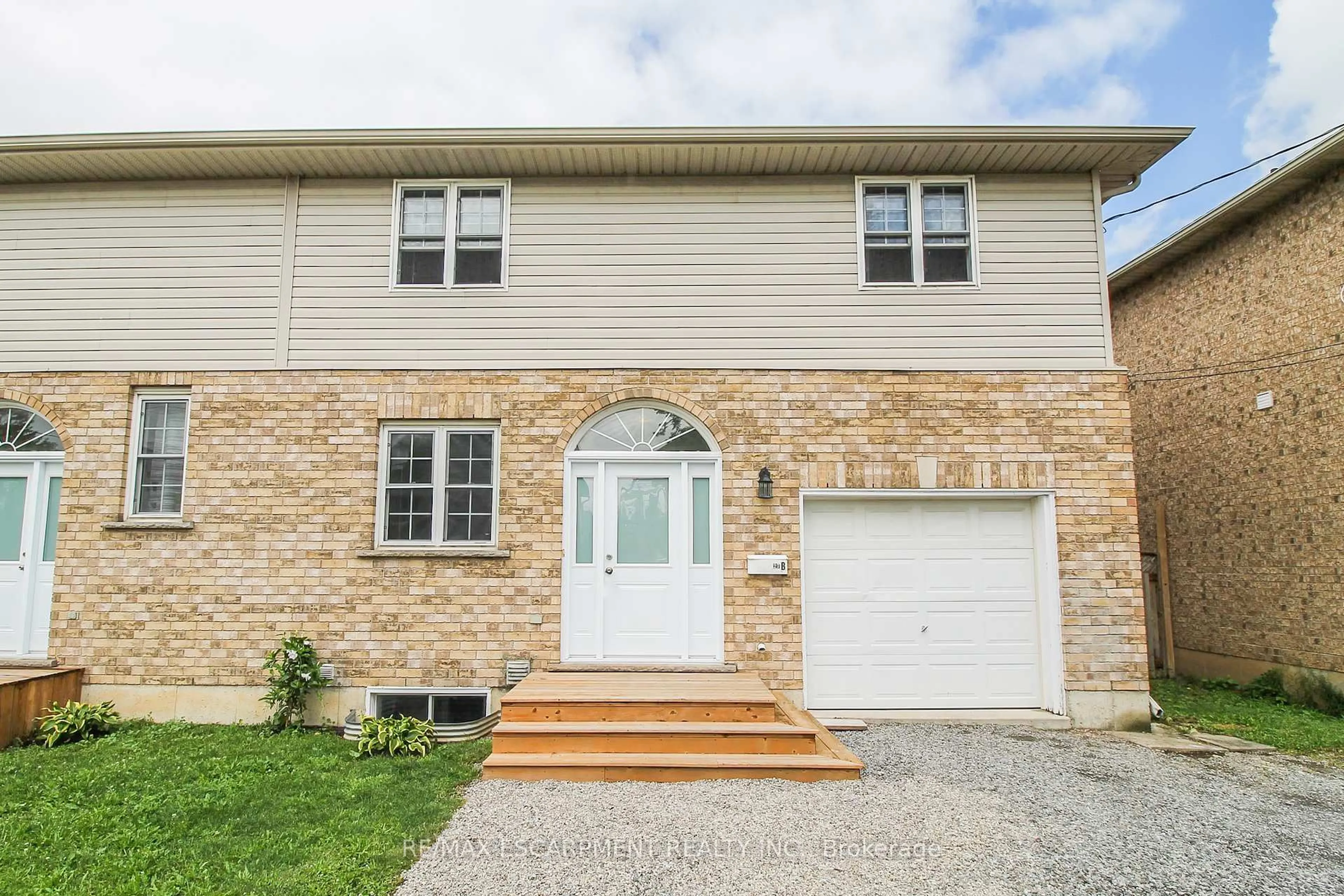 Unknown for 27B Walnut St, St. Catharines Ontario L2T 1H6