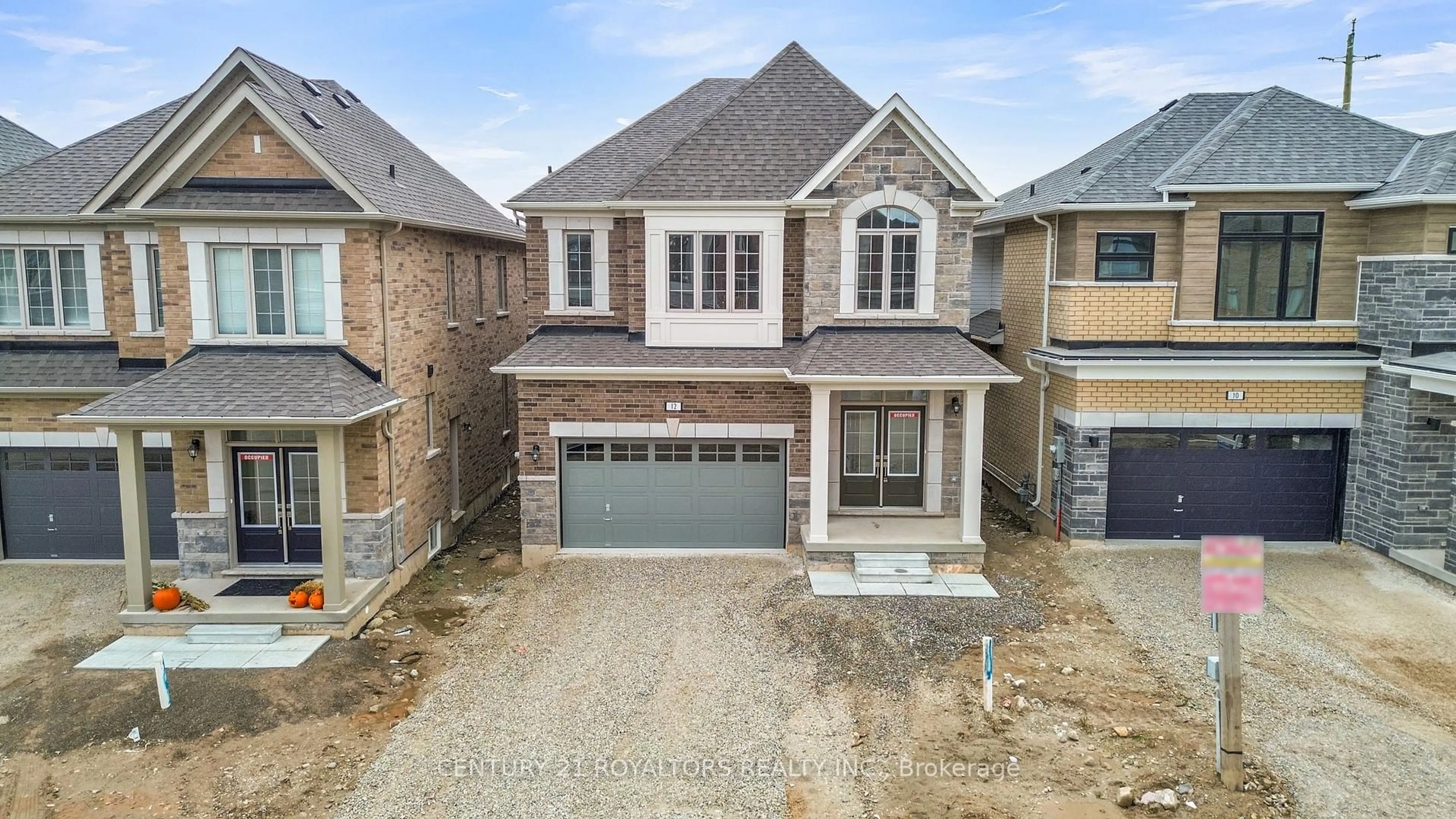 A pic from outside/outdoor area/front of a property/back of a property/a pic from drone, street for 12 Mundell Rd, Erin Ontario N0B 1T0