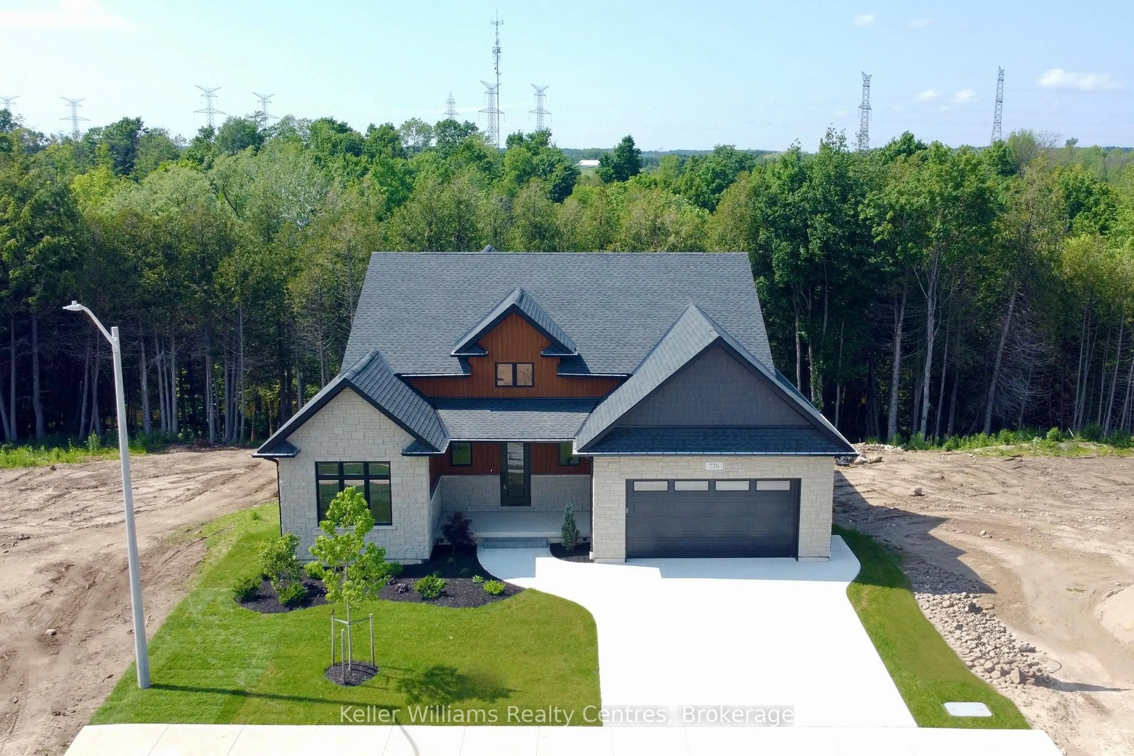 A pic from outside/outdoor area/front of a property/back of a property/a pic from drone, unknown for 776 20th St, Hanover Ontario N4N 0C5