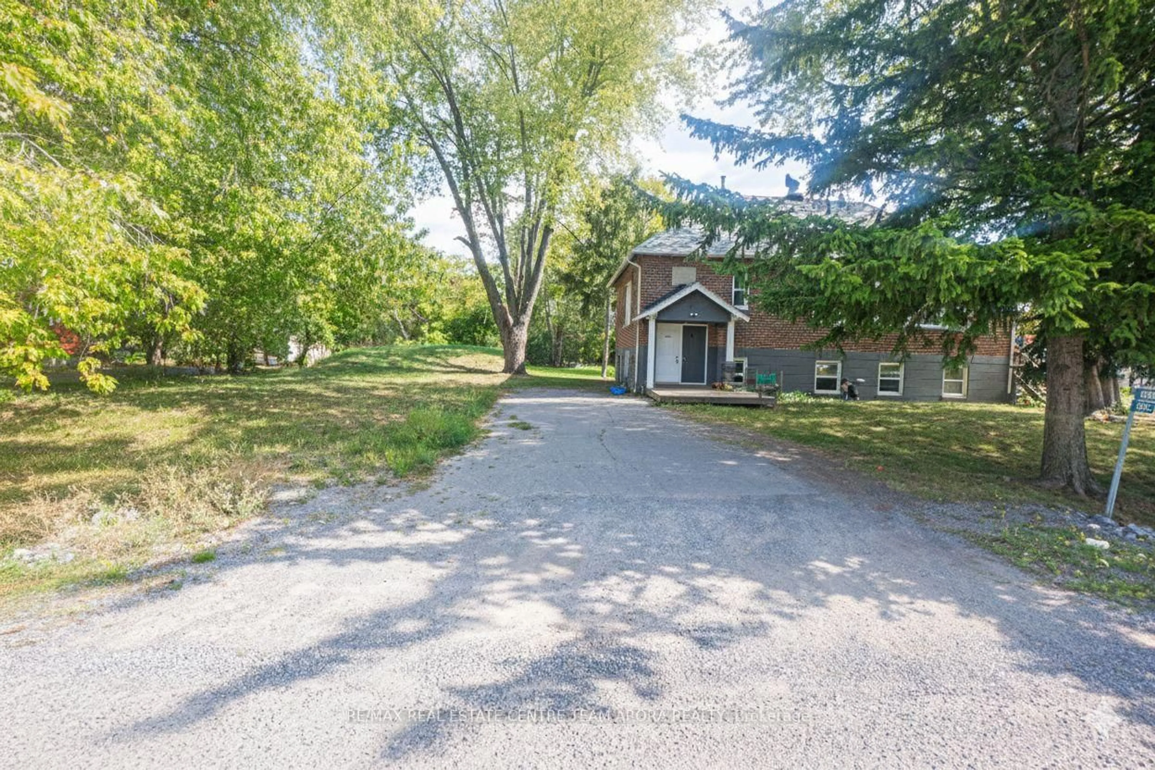A pic from outside/outdoor area/front of a property/back of a property/a pic from drone, unknown for 19 QUINTE VIEW Dr, Quinte West Ontario K8V 5P5