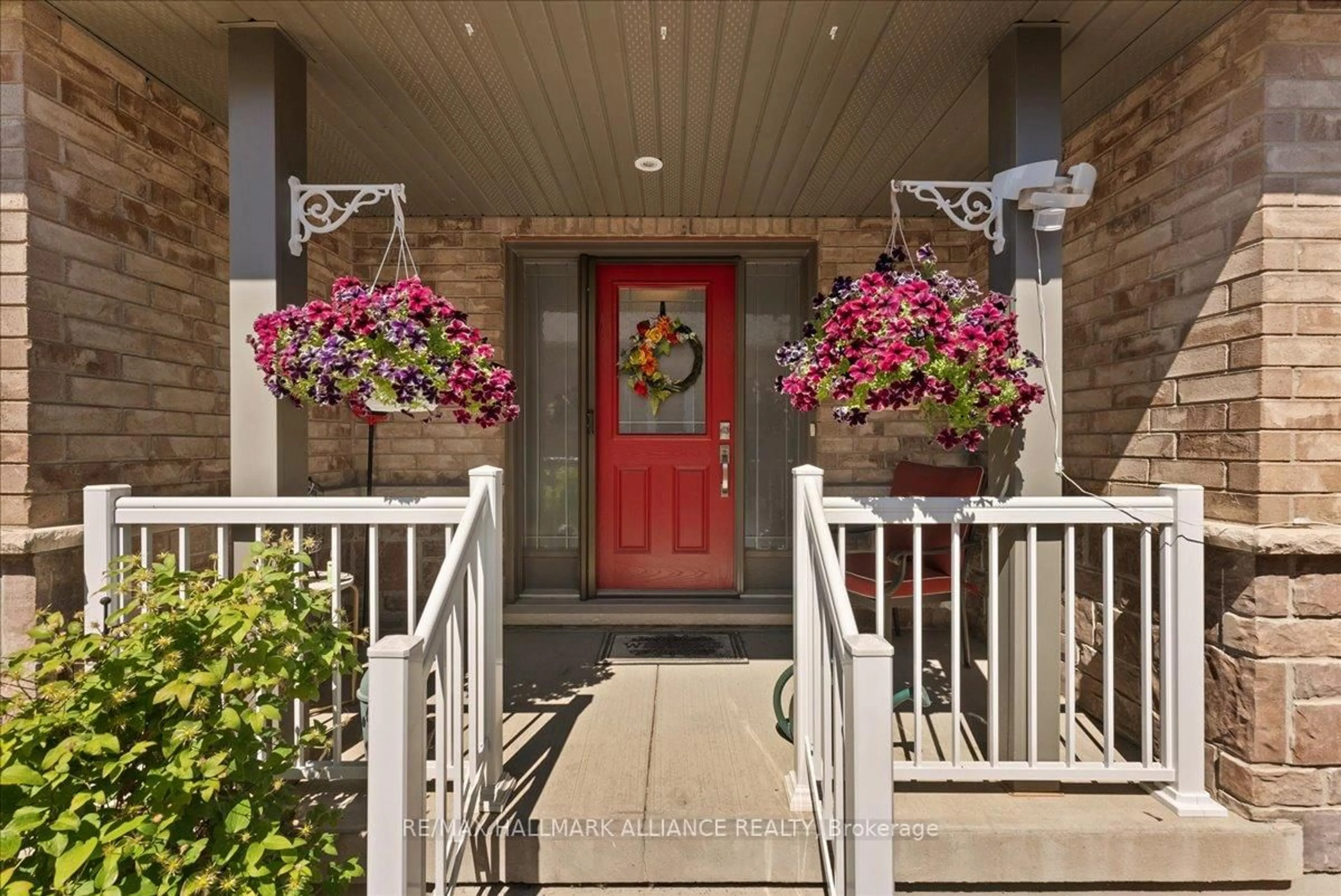 Indoor entryway for 77 Finnie Lane, Centre Wellington Ontario N0B 1S0
