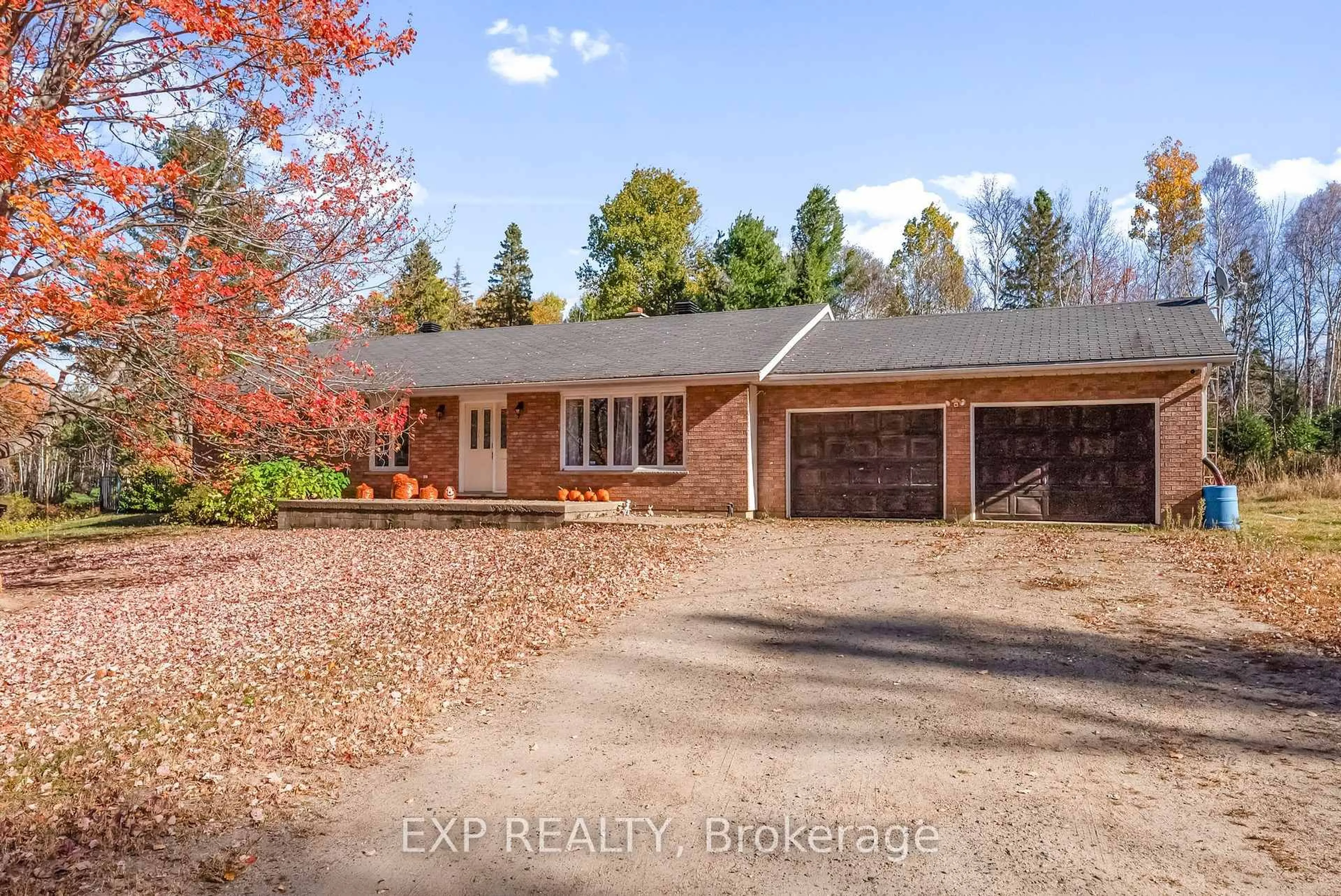 A pic from outside/outdoor area/front of a property/back of a property/a pic from drone, street for 91 Hillcrest Ave, Wilno Ontario K0J 2N0