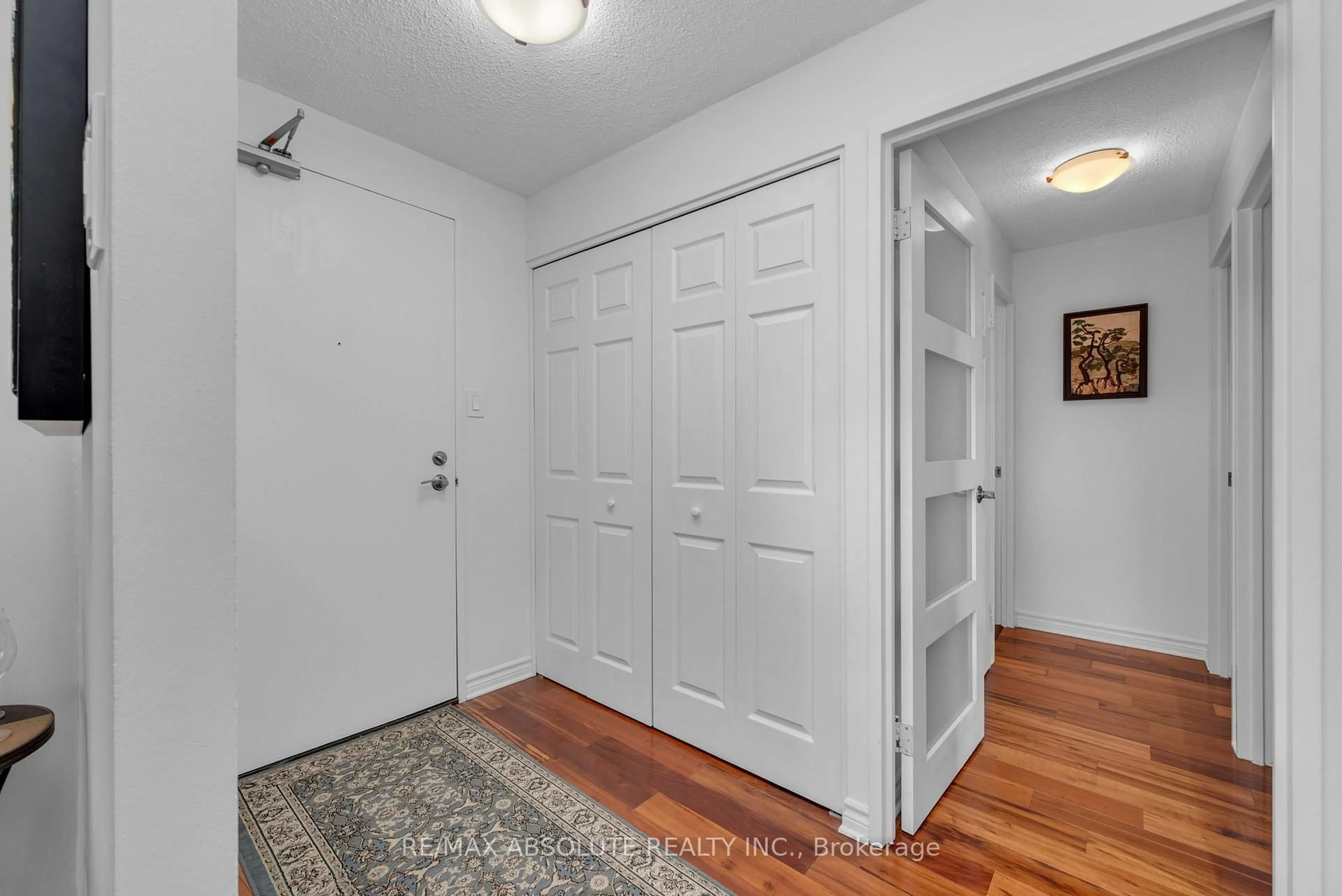 Indoor entryway for 1081 Ambleside Dr #2406, Ottawa Ontario K2B 8C8