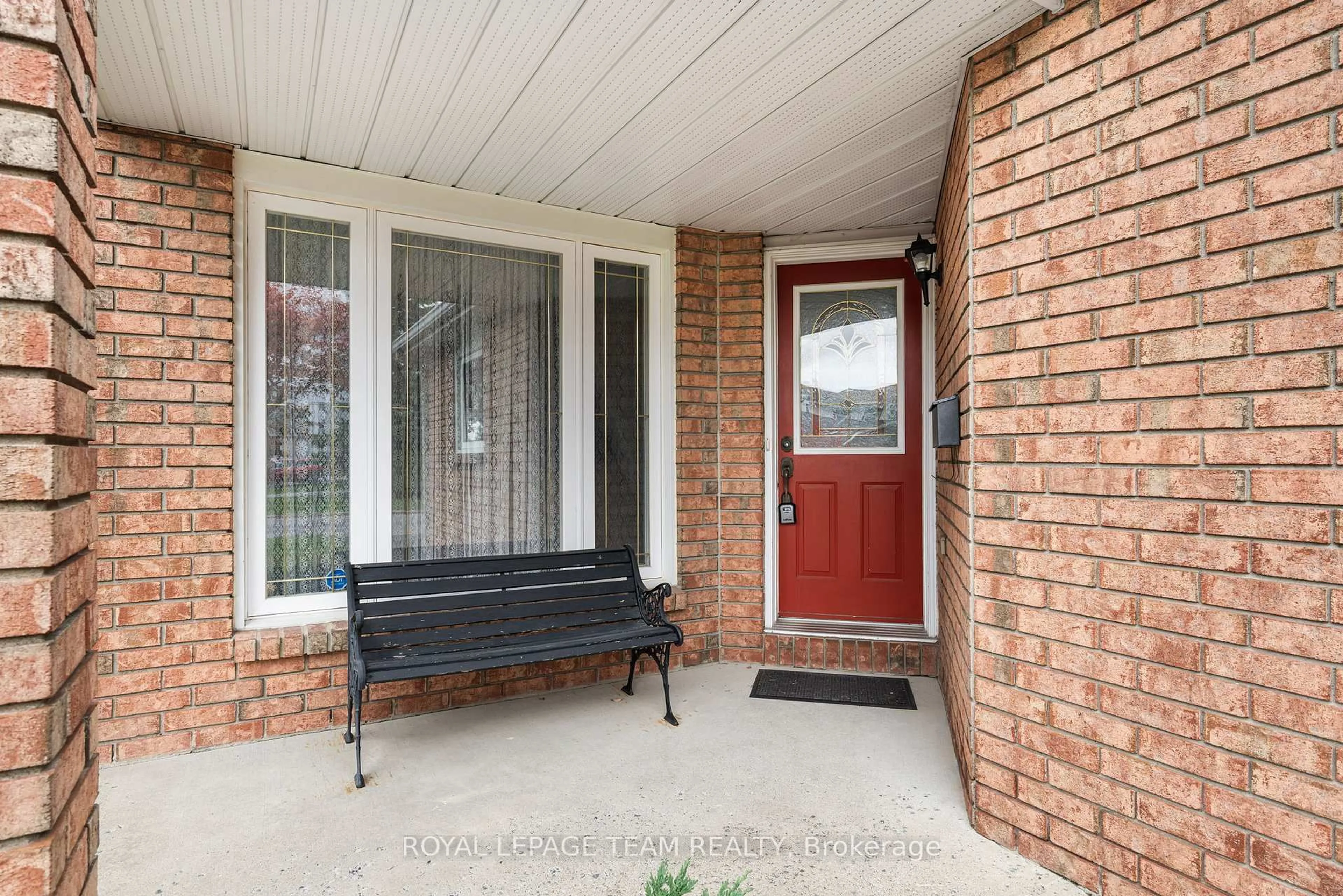 Indoor entryway for 937 Sheenboro Cres, Ottawa Ontario K4A 3M6