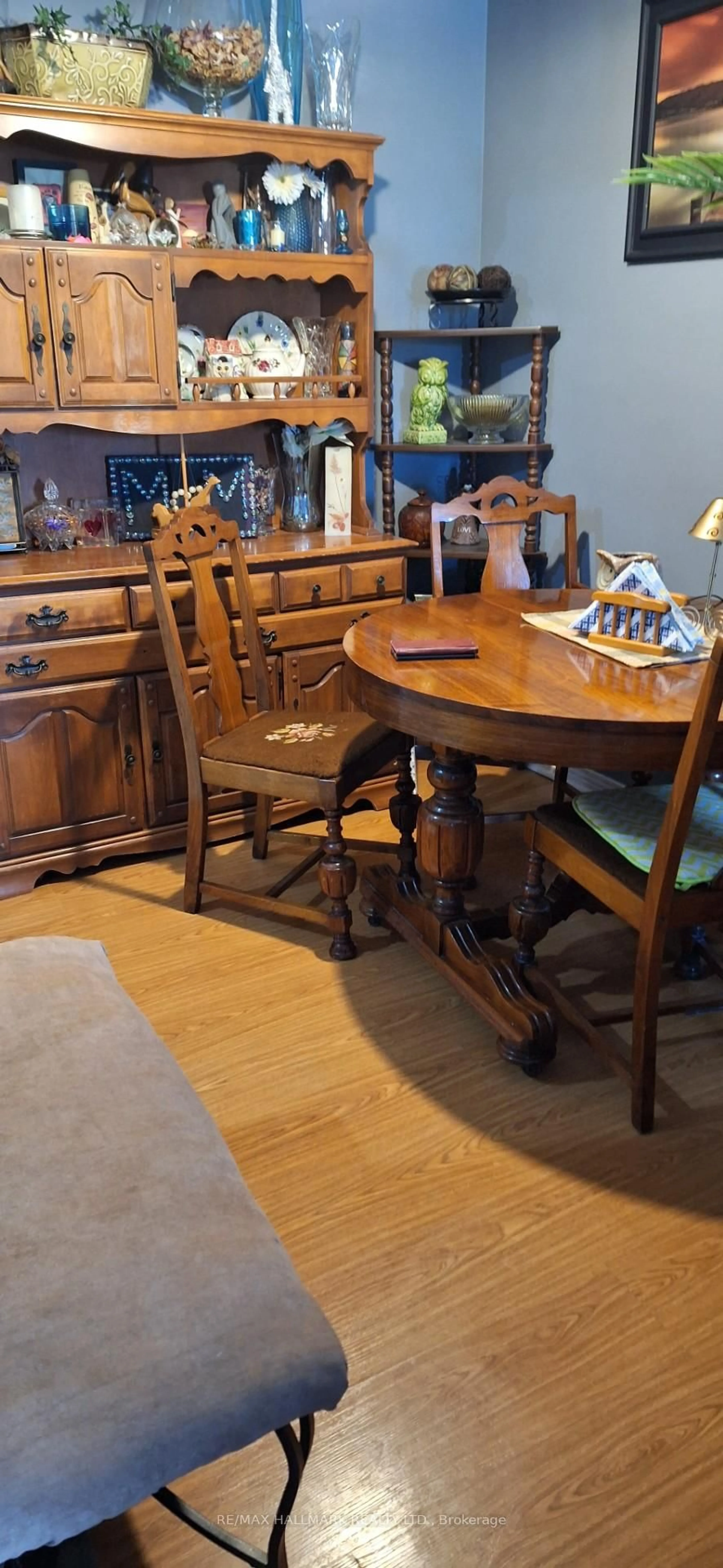Dining room, wood/laminate floor for 2 Chittim Rd #401, Chatham-Kent Ontario N0P 1A0