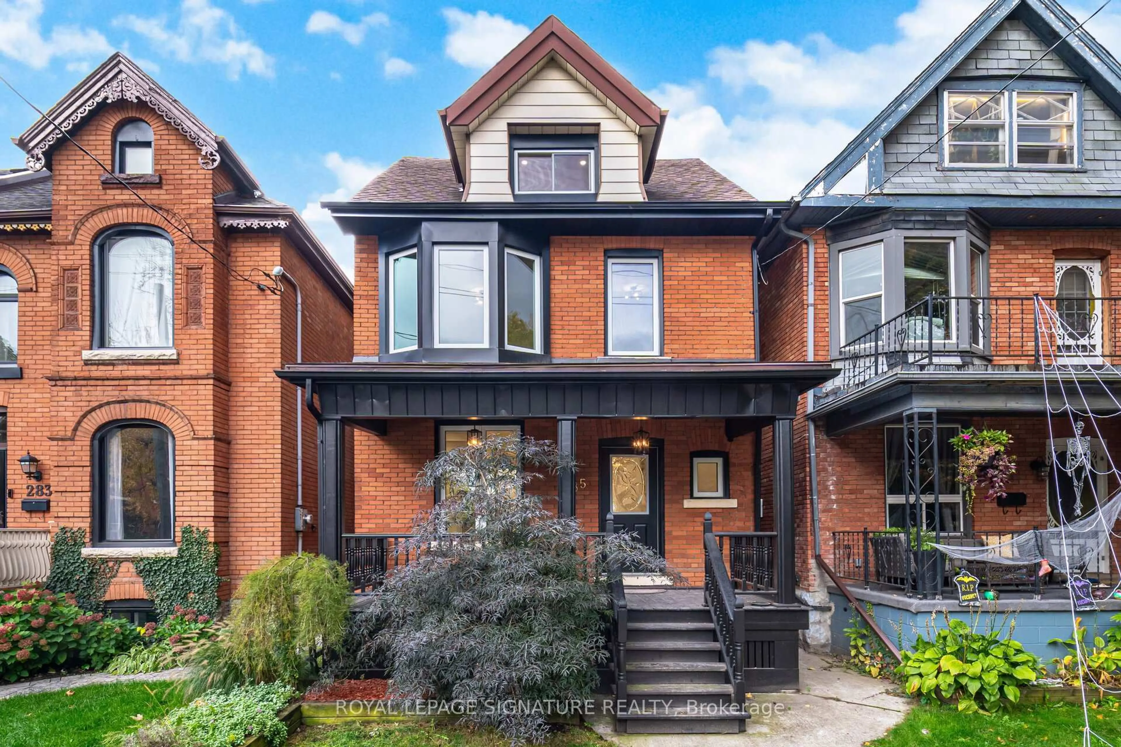 Home with brick exterior material, street for 285 Charlton Ave, Hamilton Ontario L8P 2E4