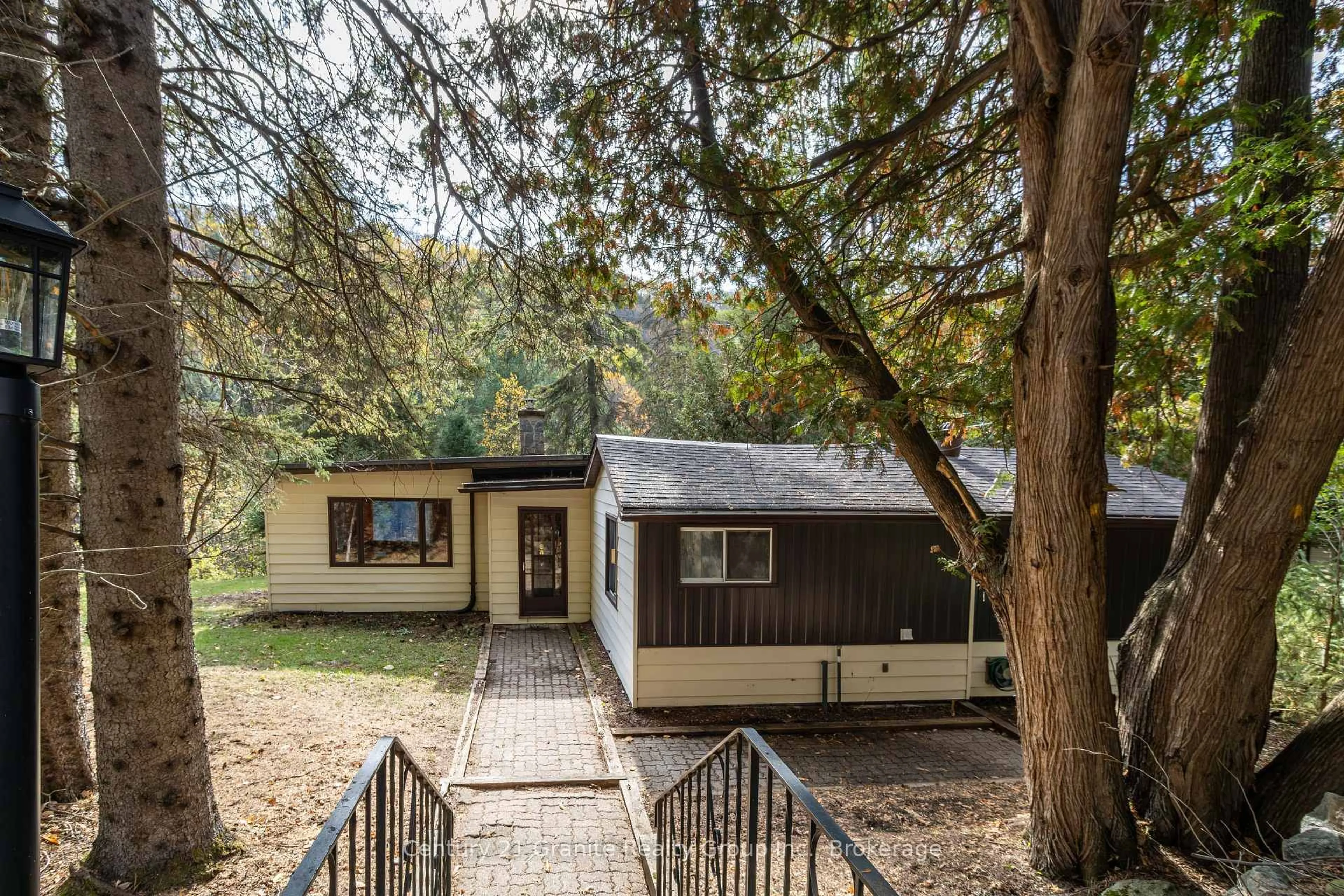 Unknown for 50 Riverside Dr, Dysart et al Ontario K0M 1S0