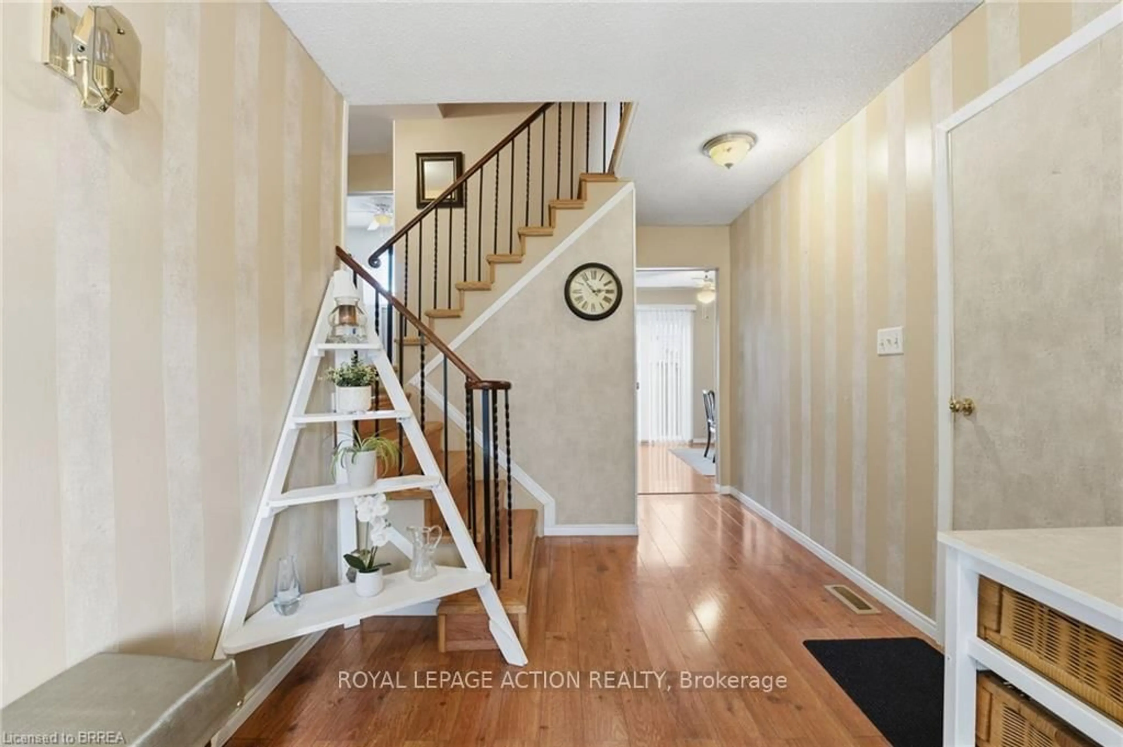Indoor entryway for 36 King's Hill Lane, Brantford Ontario N3T 6A4