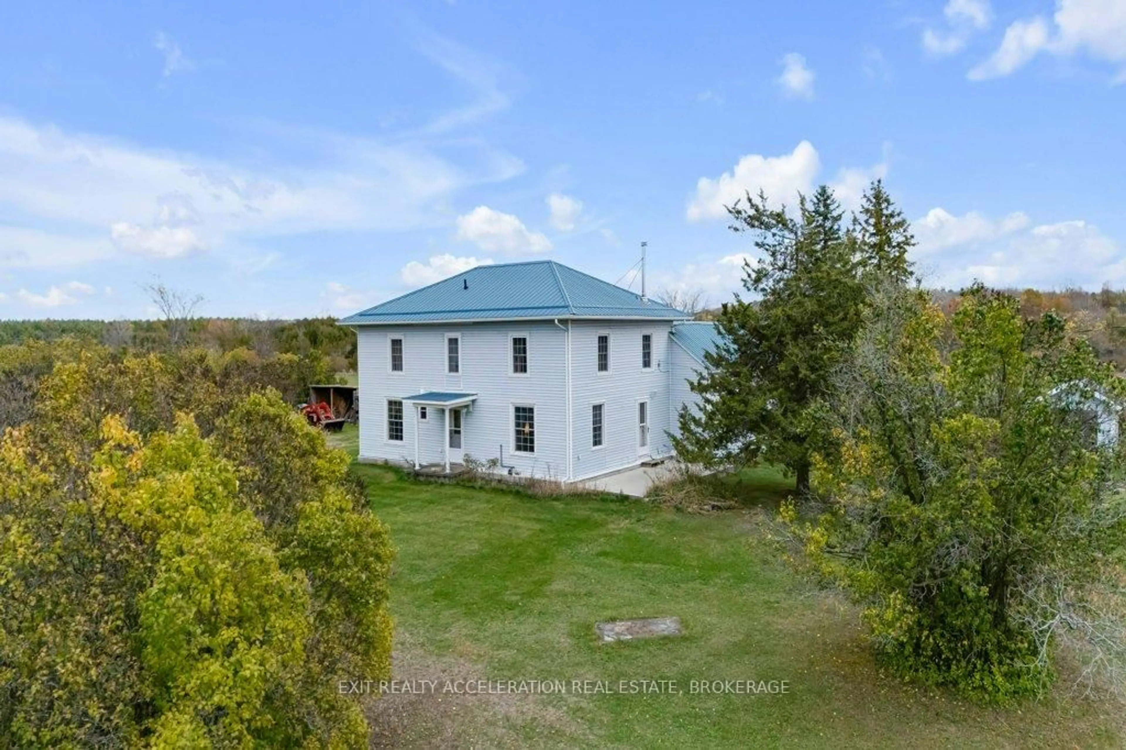 A pic from outside/outdoor area/front of a property/back of a property/a pic from drone, building for 1374 Bethel Rd, Yarker Ontario K0K 3N0