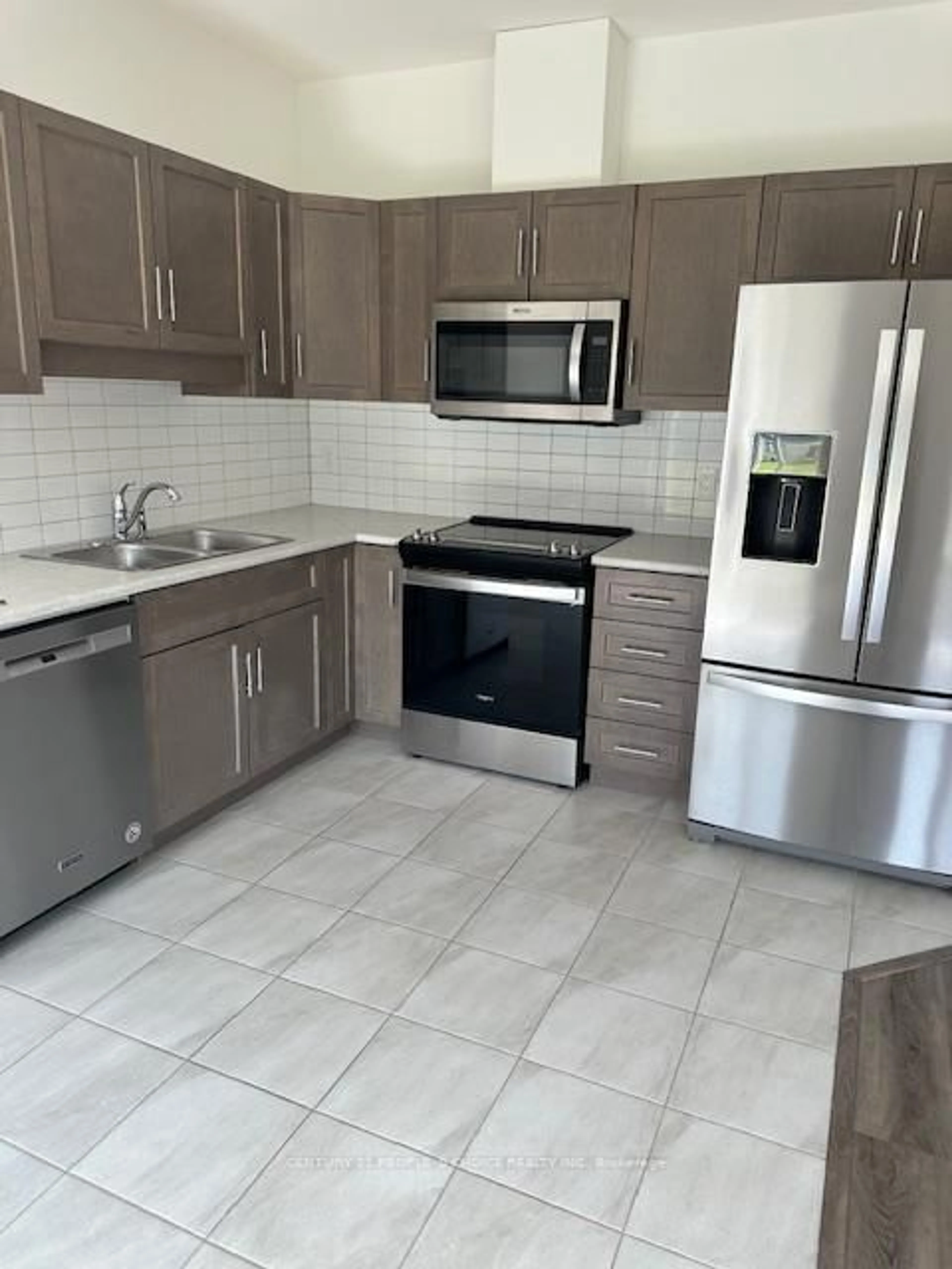 Standard kitchen, ceramic/tile floor for 54 Lymburner St, Pelham Ontario L0S 1E6