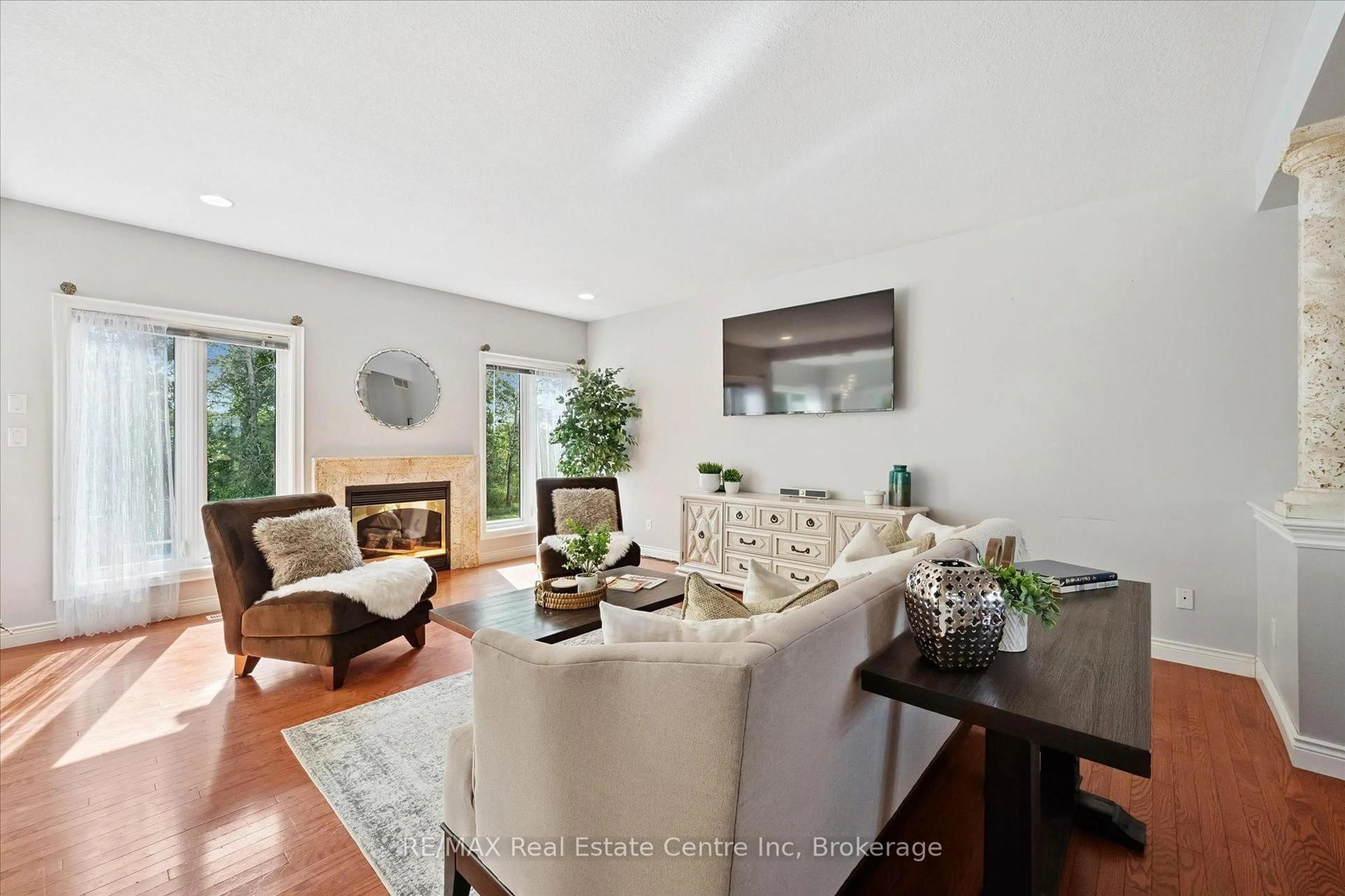 Living room with furniture, wood/laminate floor for 5946 WELLINGTON RD 86 Rd, Woolwich Ontario N0B 2V0