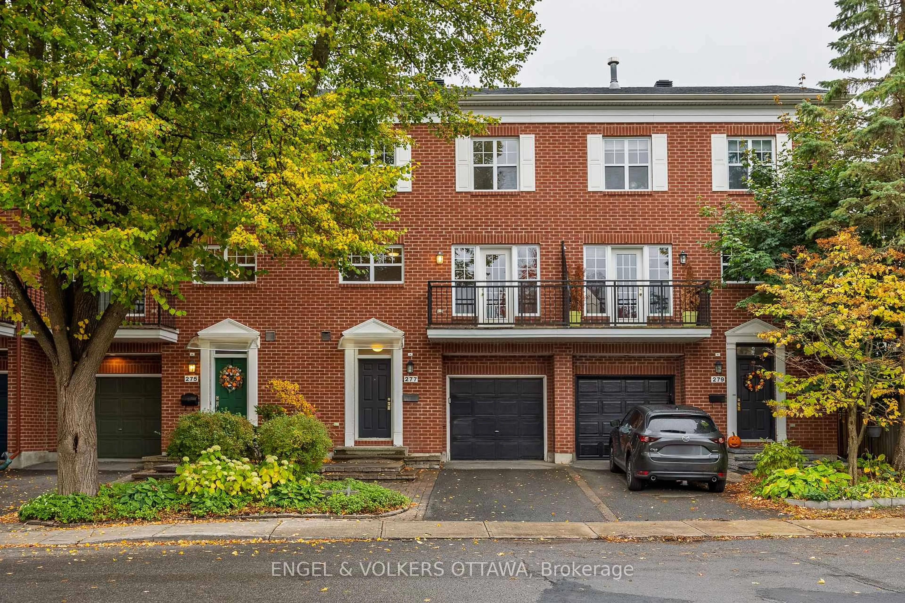 Home with brick exterior material, street for 277 Mart Circ, Ottawa Ontario K1K 4W2