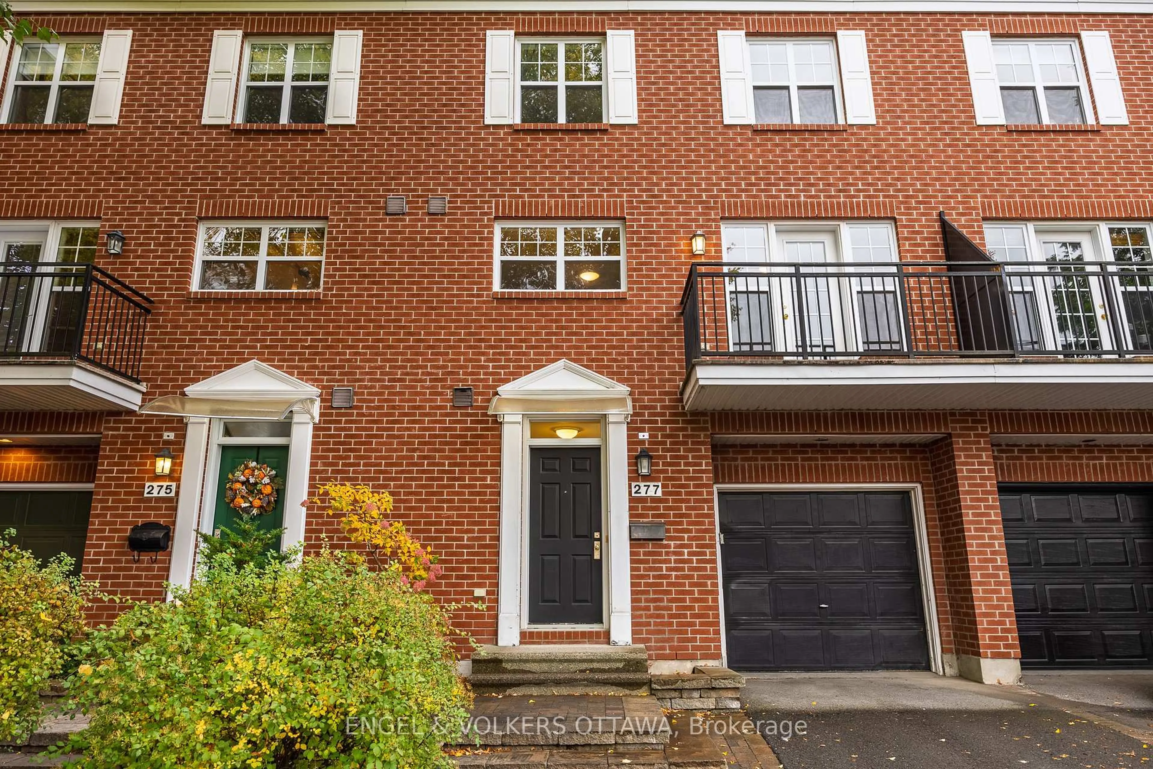 Home with brick exterior material, street for 277 Mart Circ, Ottawa Ontario K1K 4W2
