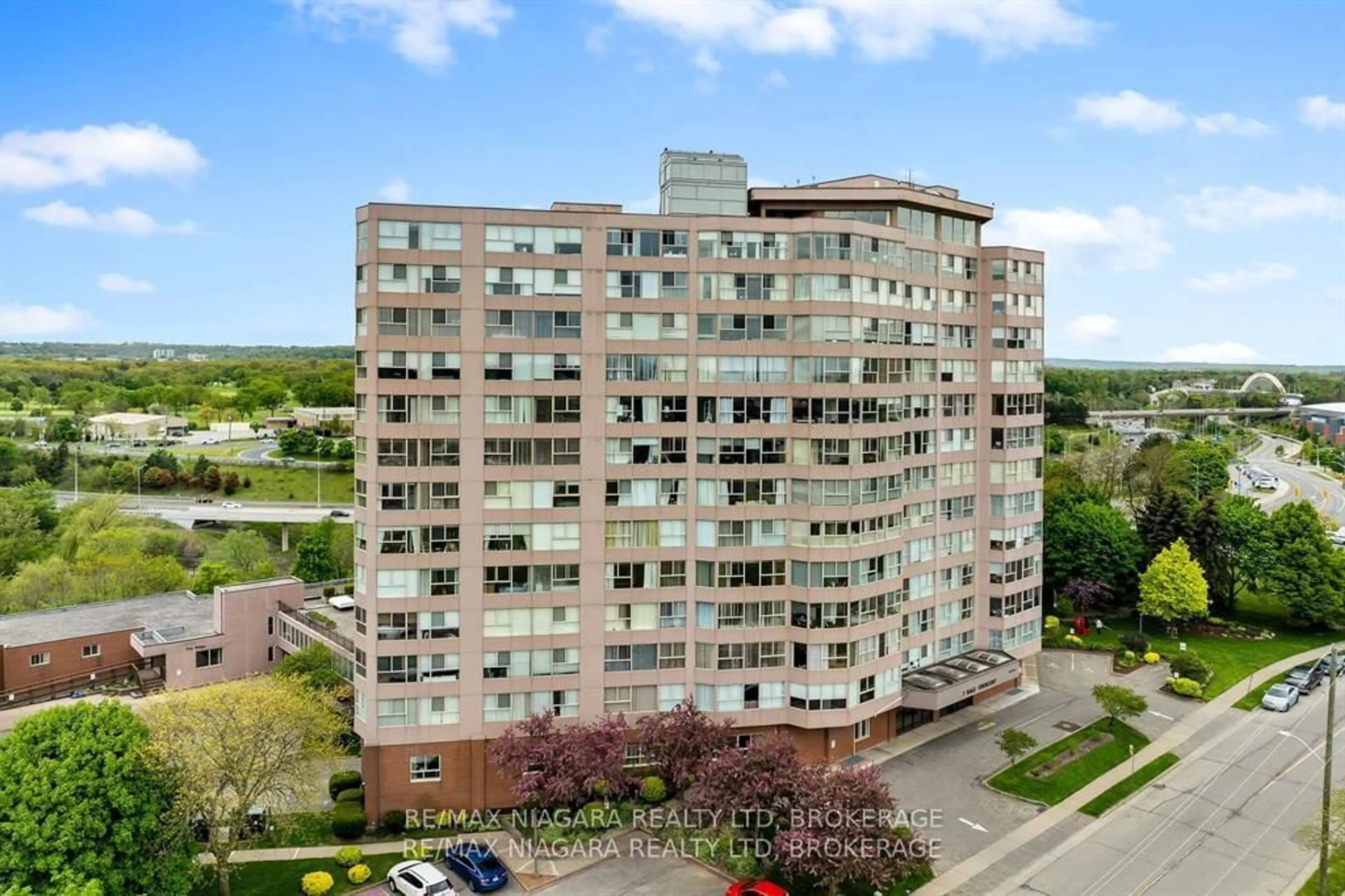 A pic from outside/outdoor area/front of a property/back of a property/a pic from drone, city buildings view from balcony for 7 Gale Cres #201, St. Catharines Ontario L2R 7M8