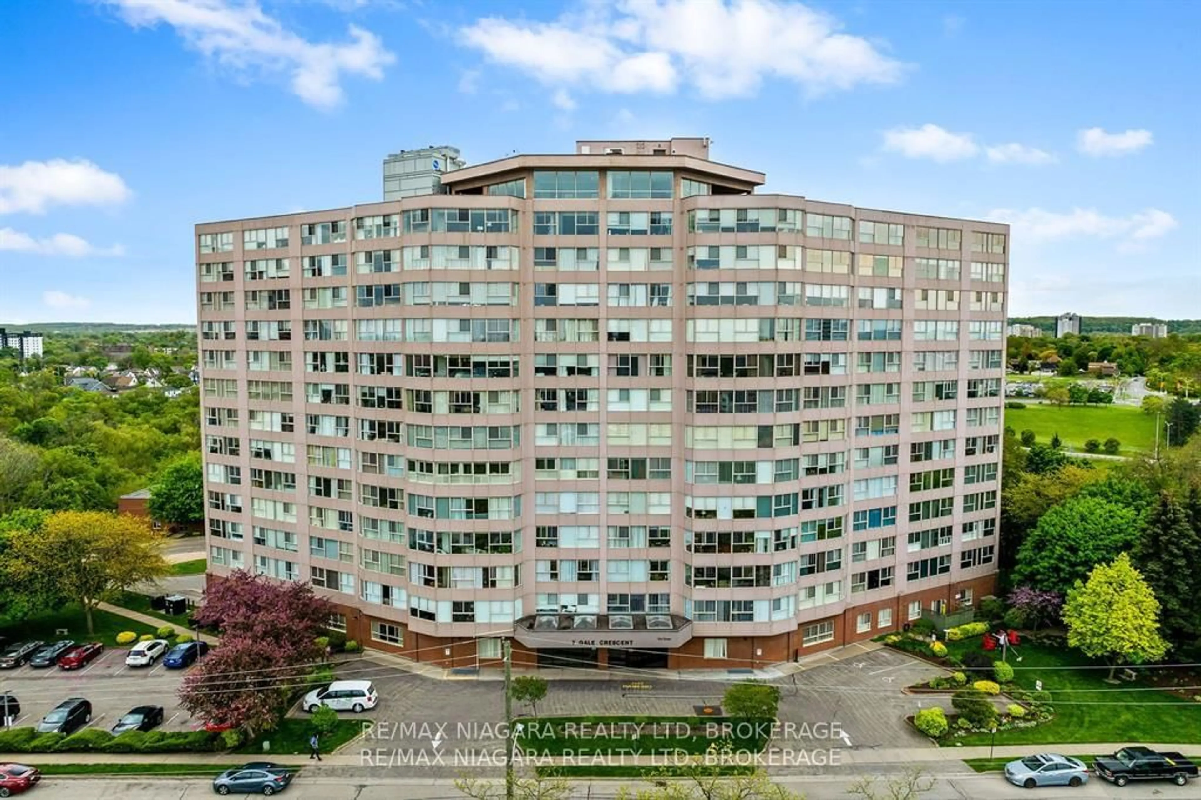 A pic from outside/outdoor area/front of a property/back of a property/a pic from drone, city buildings view from balcony for 7 Gale Cres #201, St. Catharines Ontario L2R 7M8