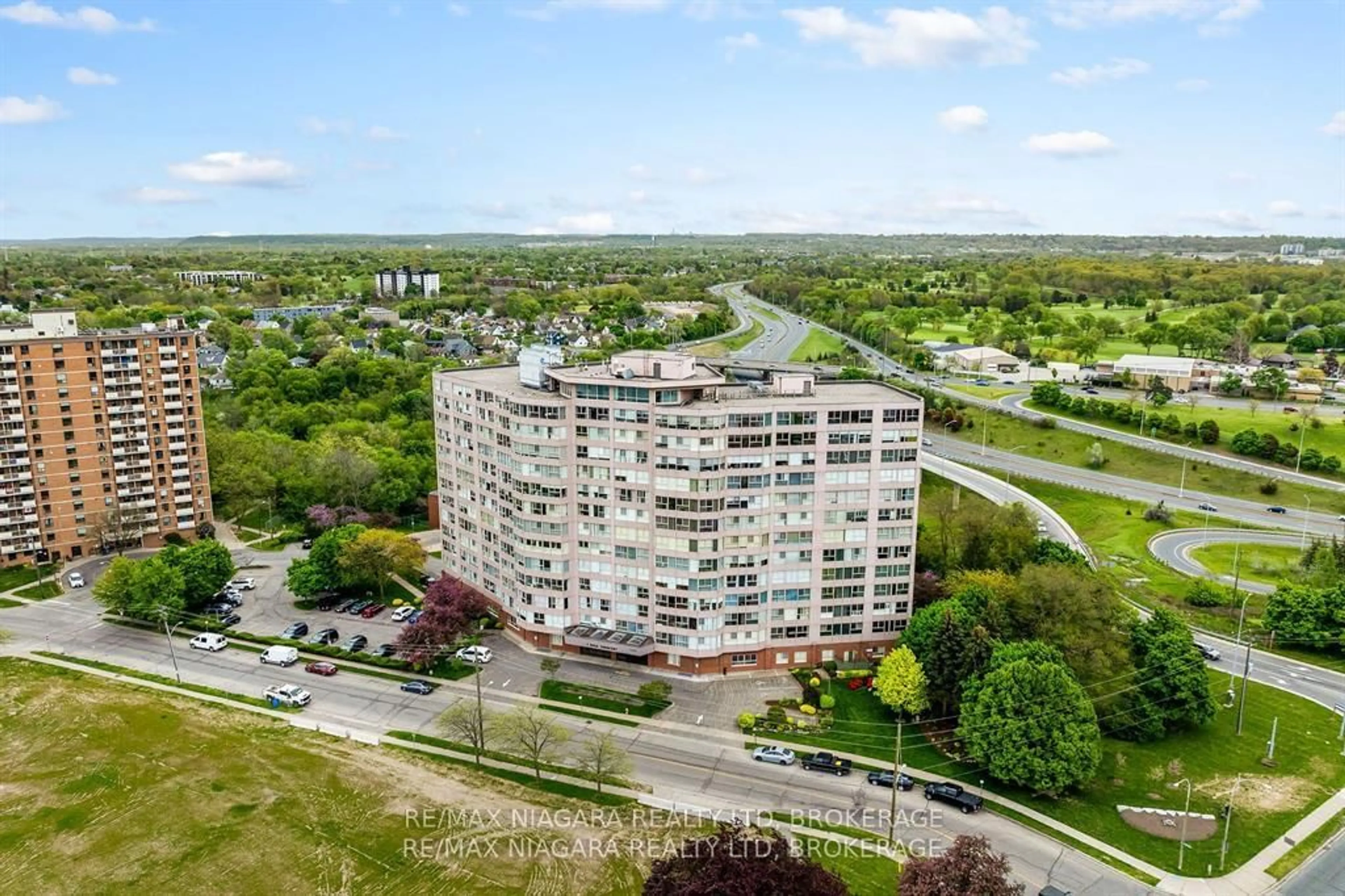 A pic from outside/outdoor area/front of a property/back of a property/a pic from drone, unknown for 7 Gale Cres #201, St. Catharines Ontario L2R 7M8