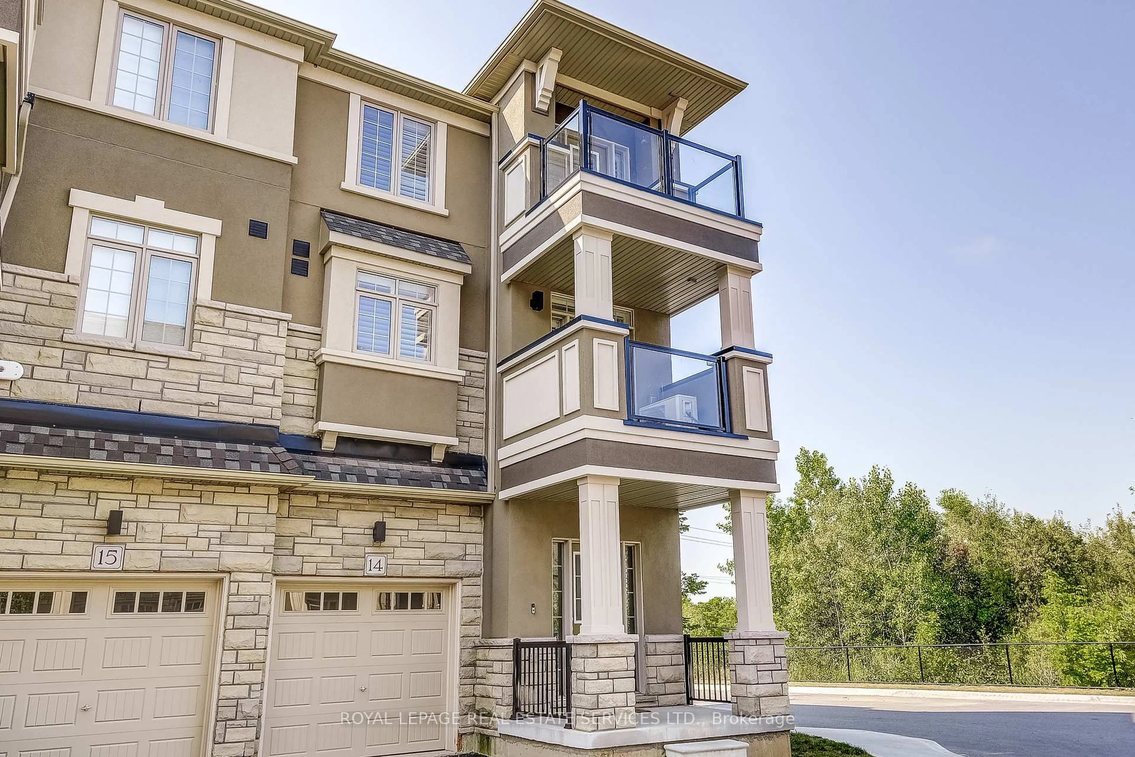 Home with brick exterior material, building for 305 Garner Rd #14, Hamilton Ontario L9G 3K9