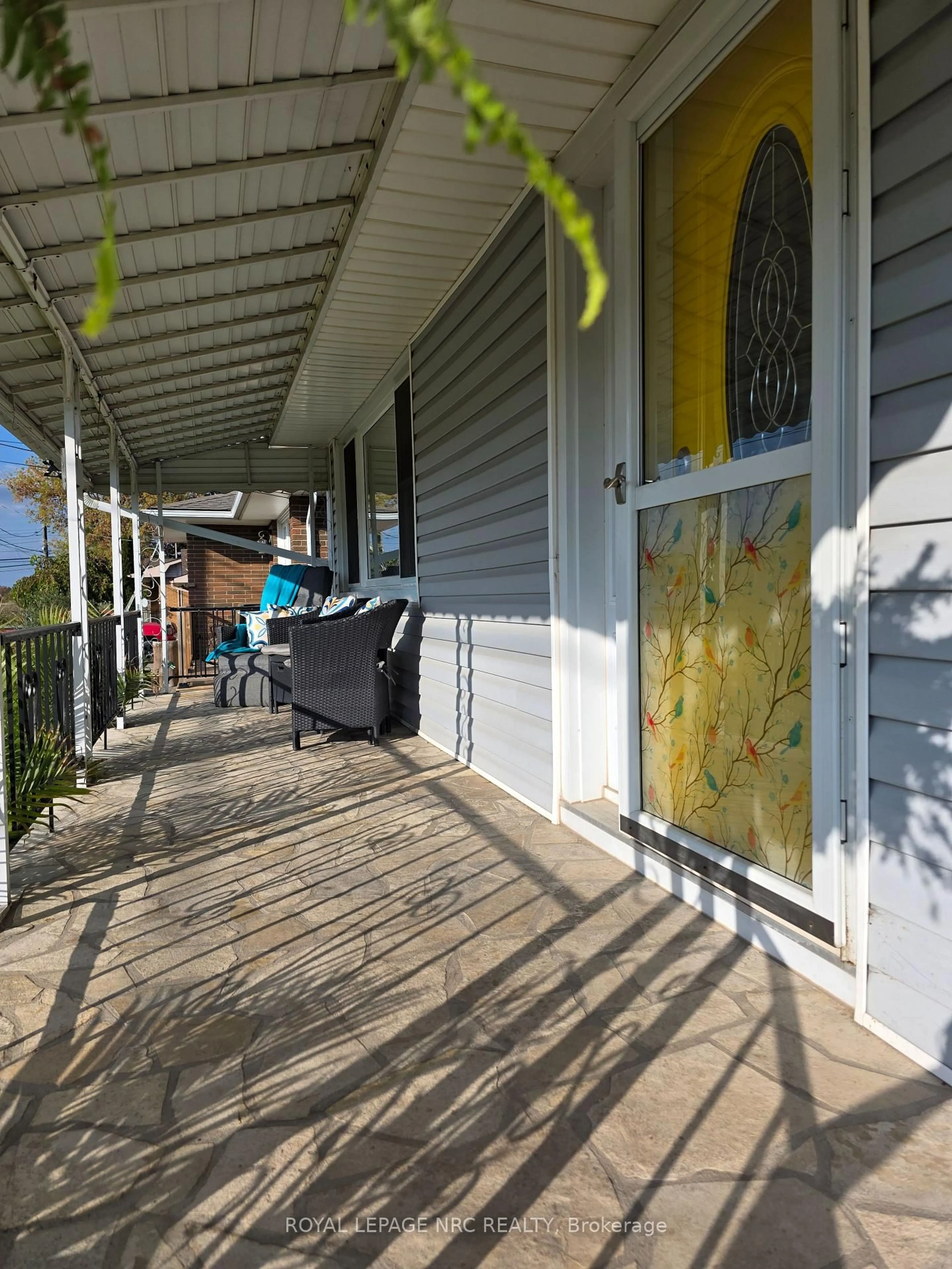 Patio, street for 141 Mercury Ave, Port Colborne Ontario L3K 2C8