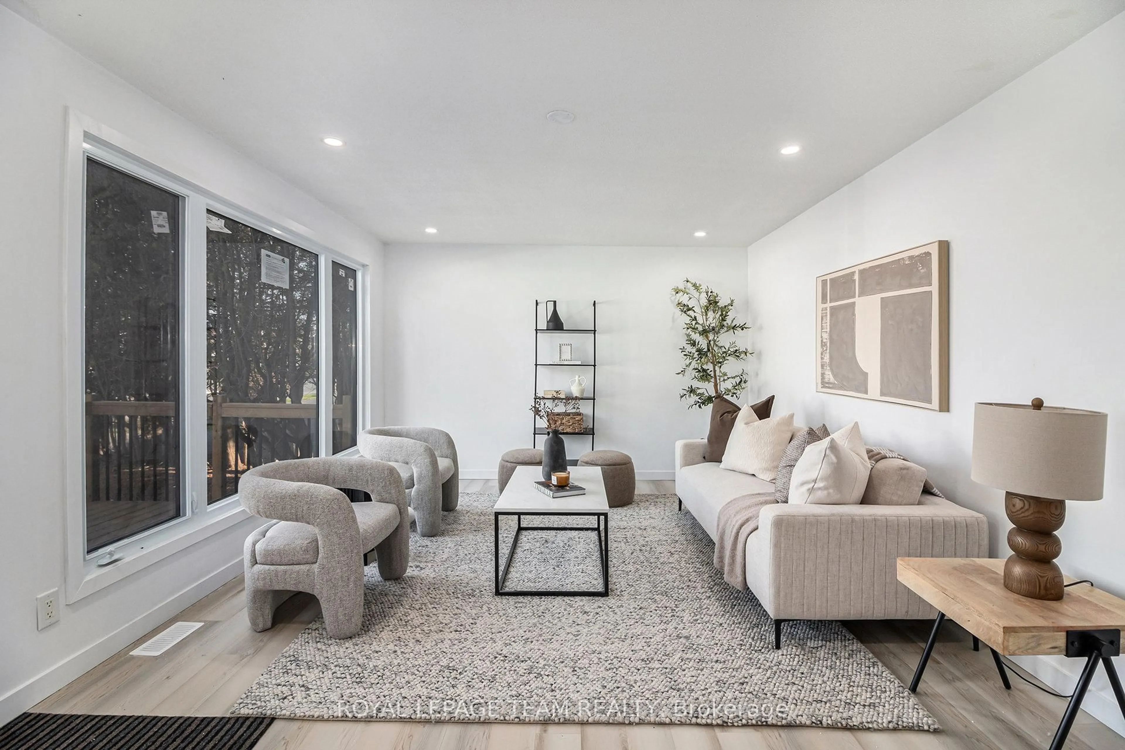 Living room with furniture, unknown for 102 Laurier St, Casselman Ontario K0A 1M0