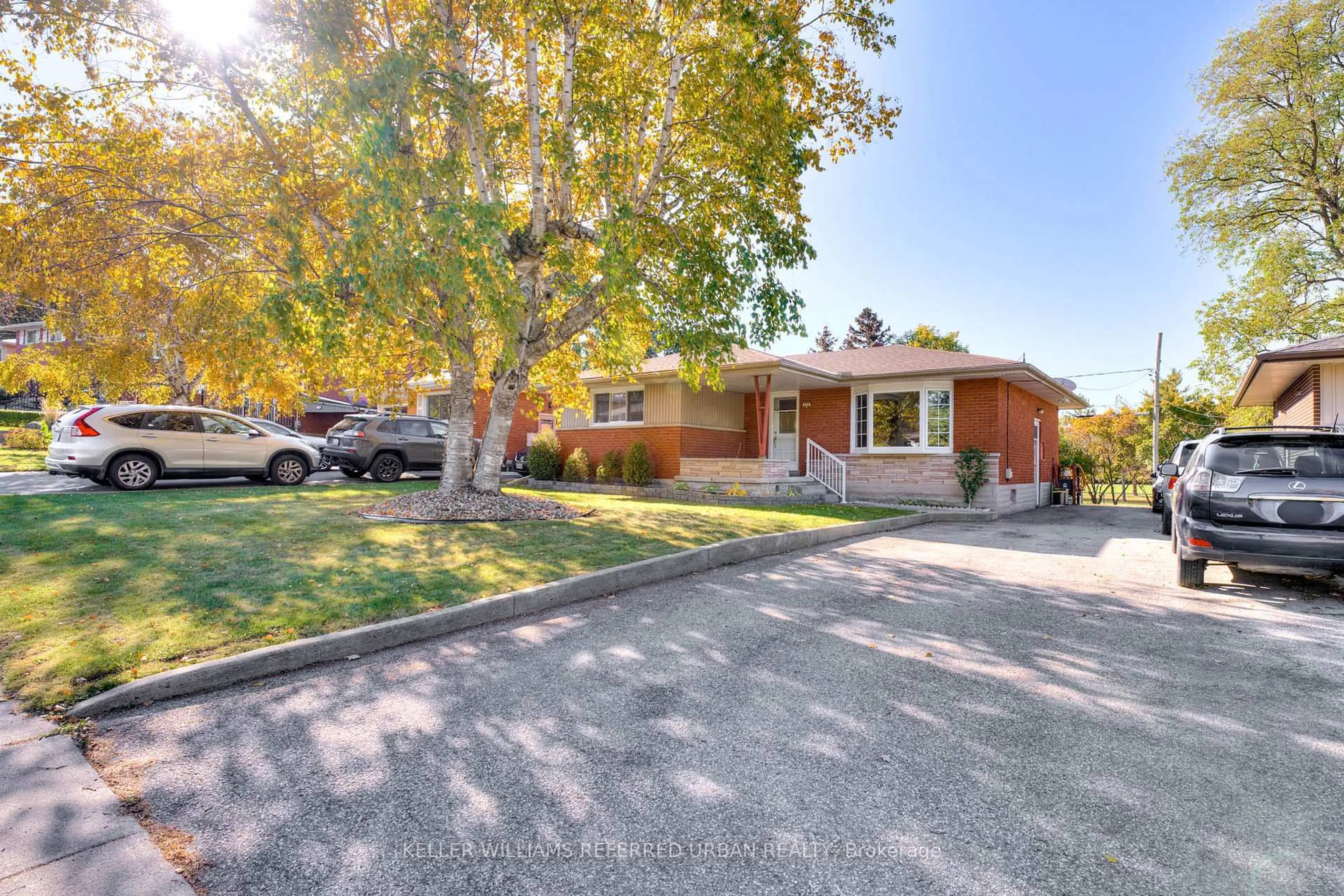 Home with brick exterior material, street for 256 Erb St, Cambridge Ontario N3H 4G3