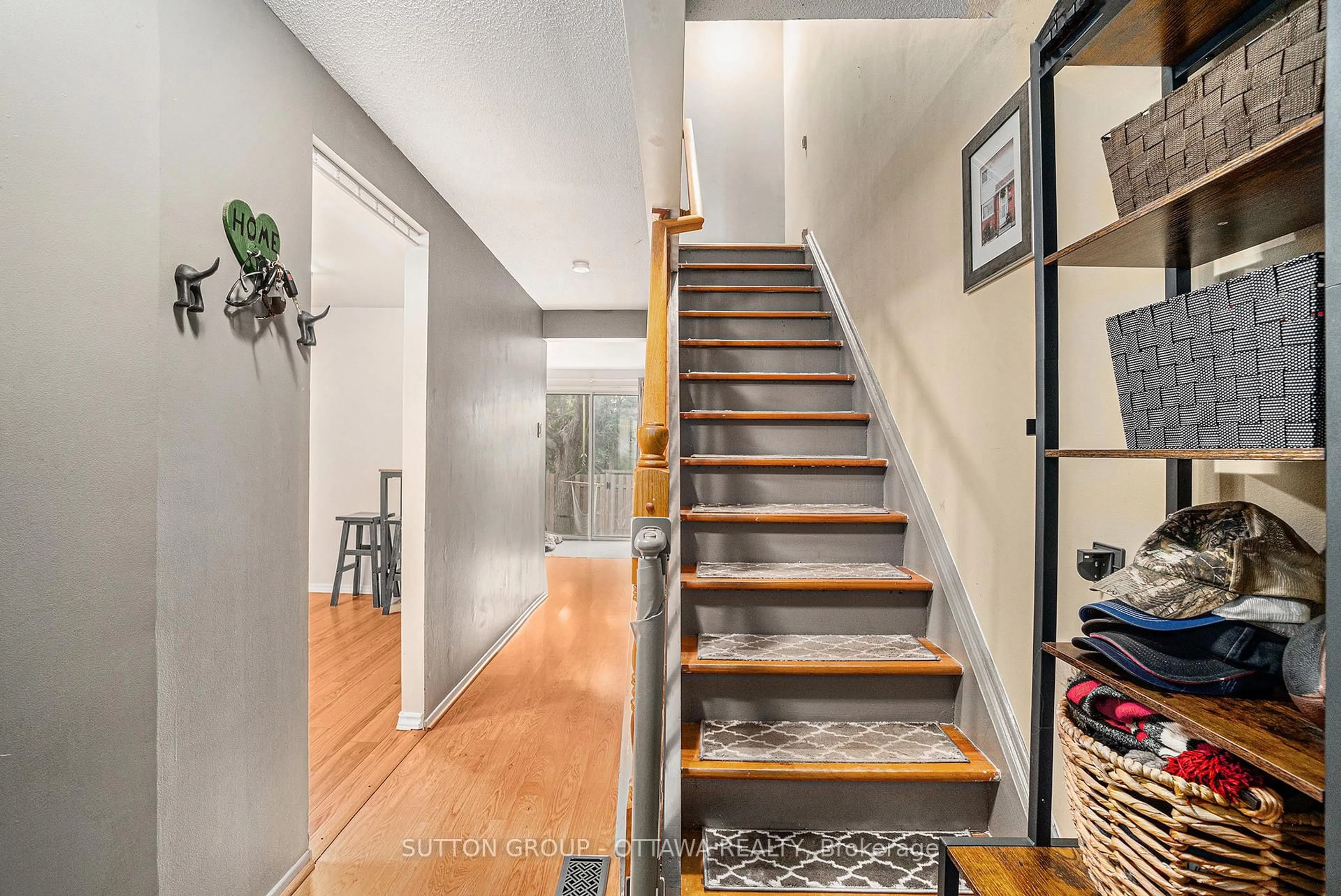 Stairs for 1045 Morrison Dr #68, Ottawa Ontario K2H 7L2
