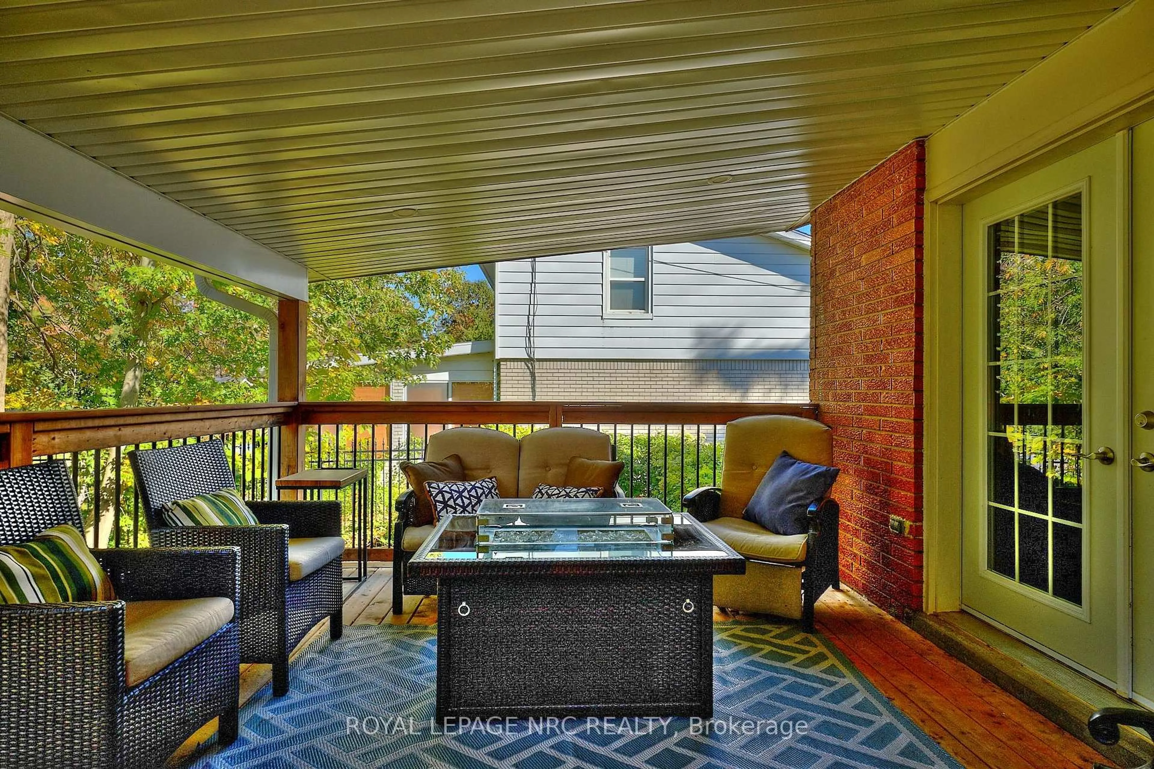 Patio, street for 13 Damude Dr, Pelham Ontario L0S 1E0