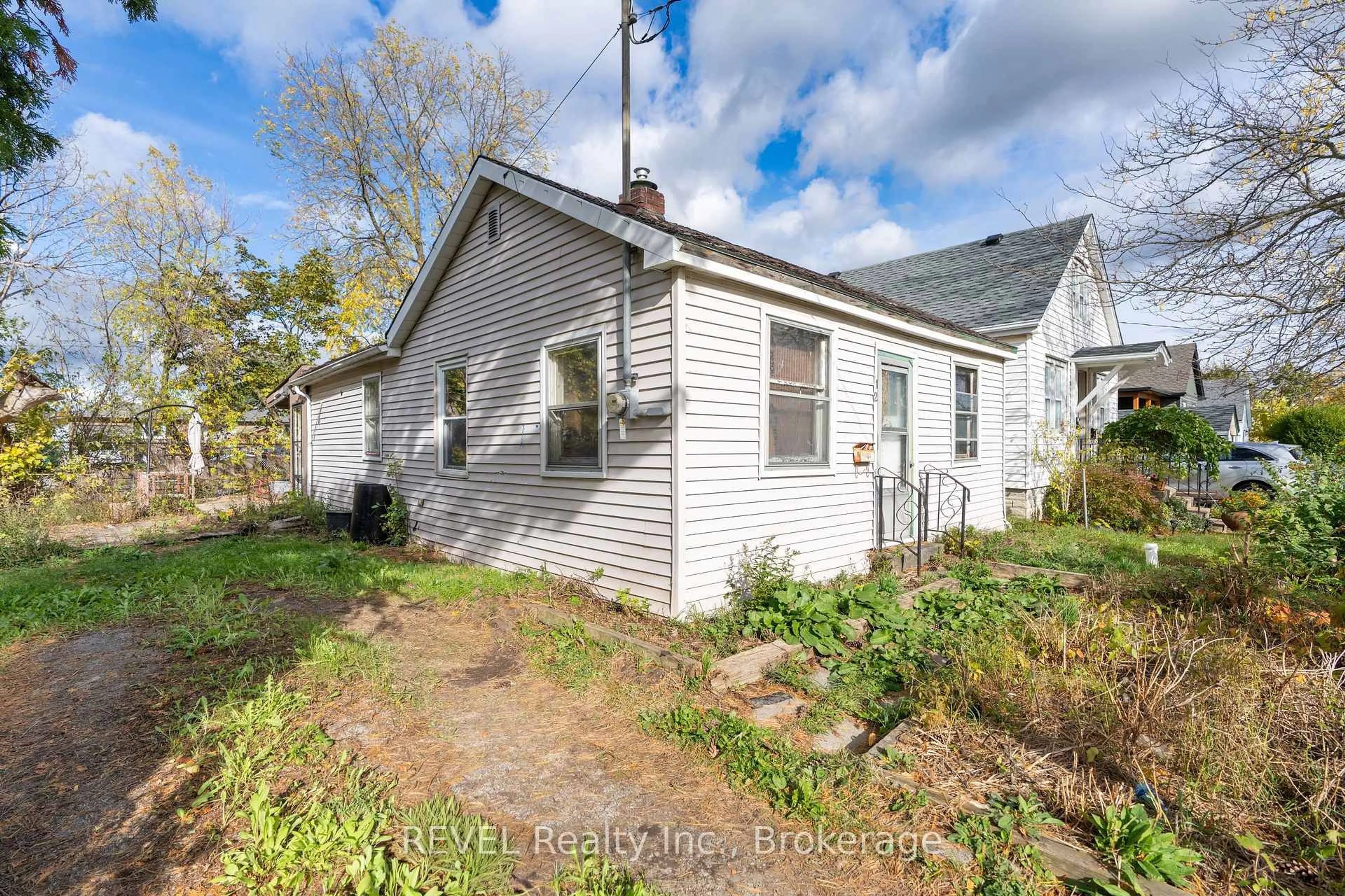 Unknown for 12 Bailey St, St. Catharines Ontario L2S 1J4