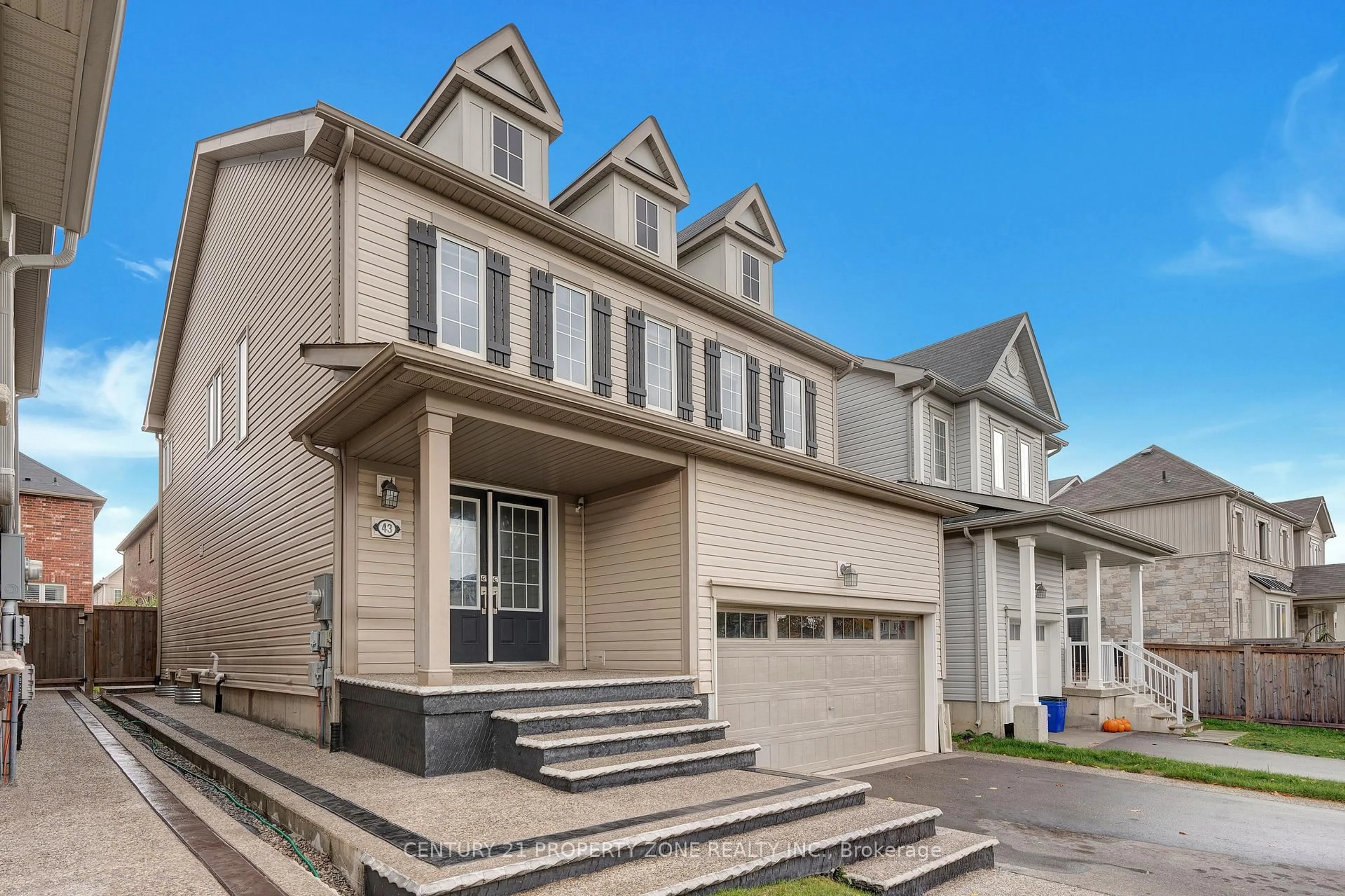 Home with vinyl exterior material, street for 43 Mccargow Dr, Haldimand Ontario N3W 0C3