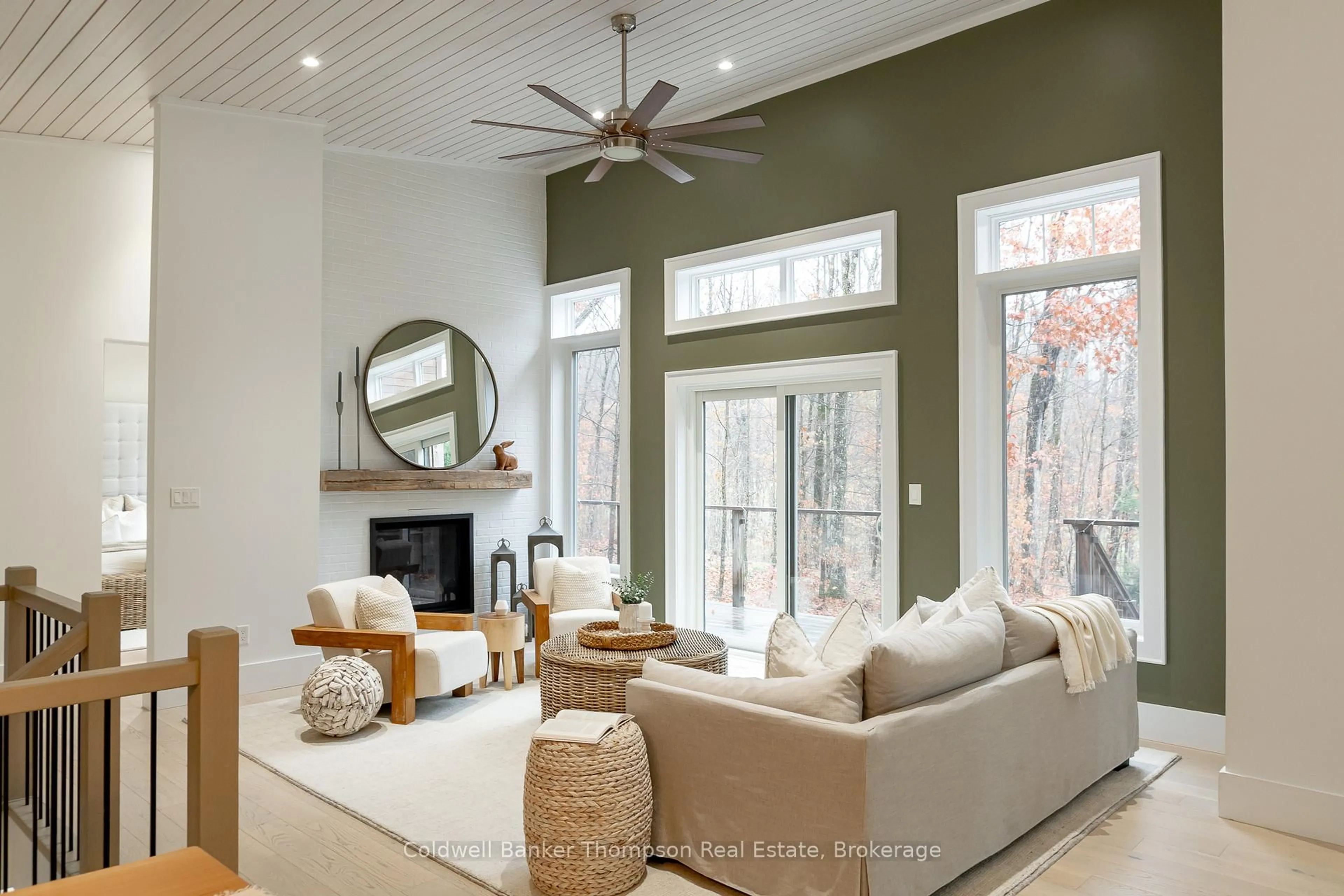 Living room with furniture, unknown for 10 St George's Crt, Huntsville Ontario P1H 1B1