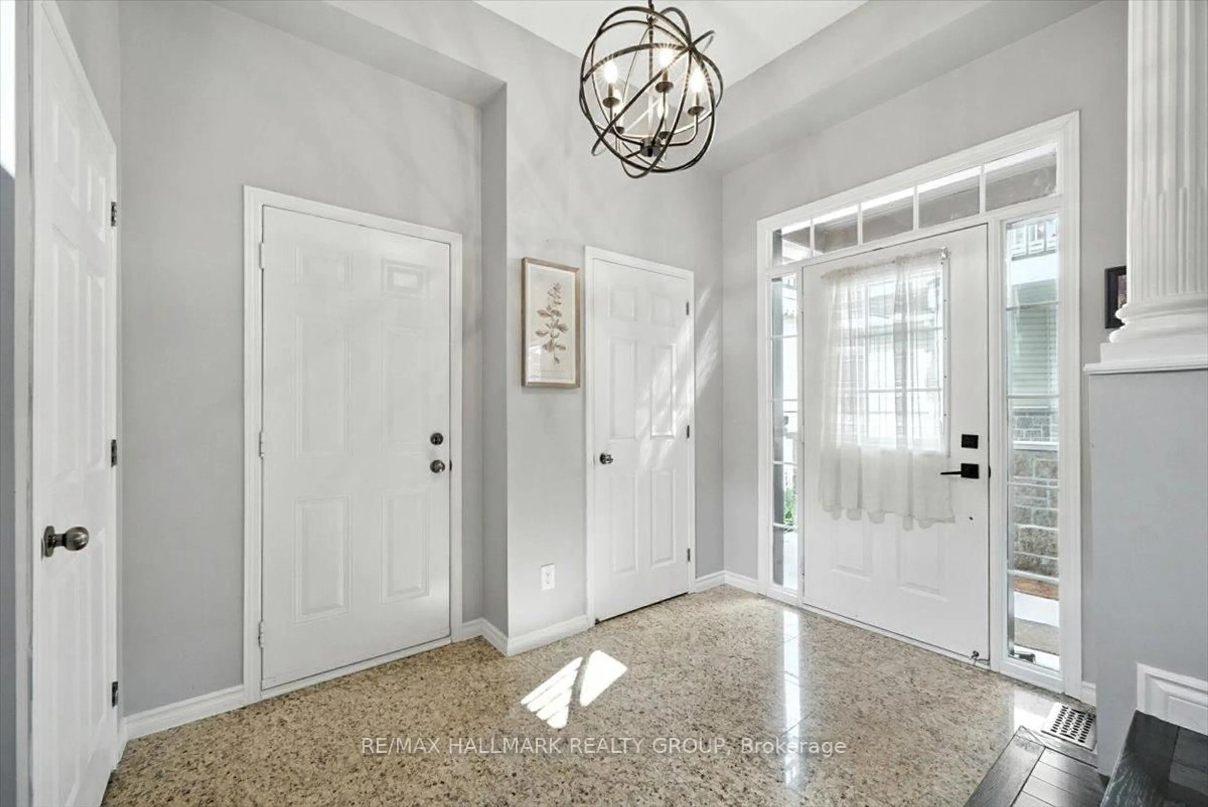 Indoor entryway for 1026 Fieldfair Way, Orleans Ontario K4A 0E2