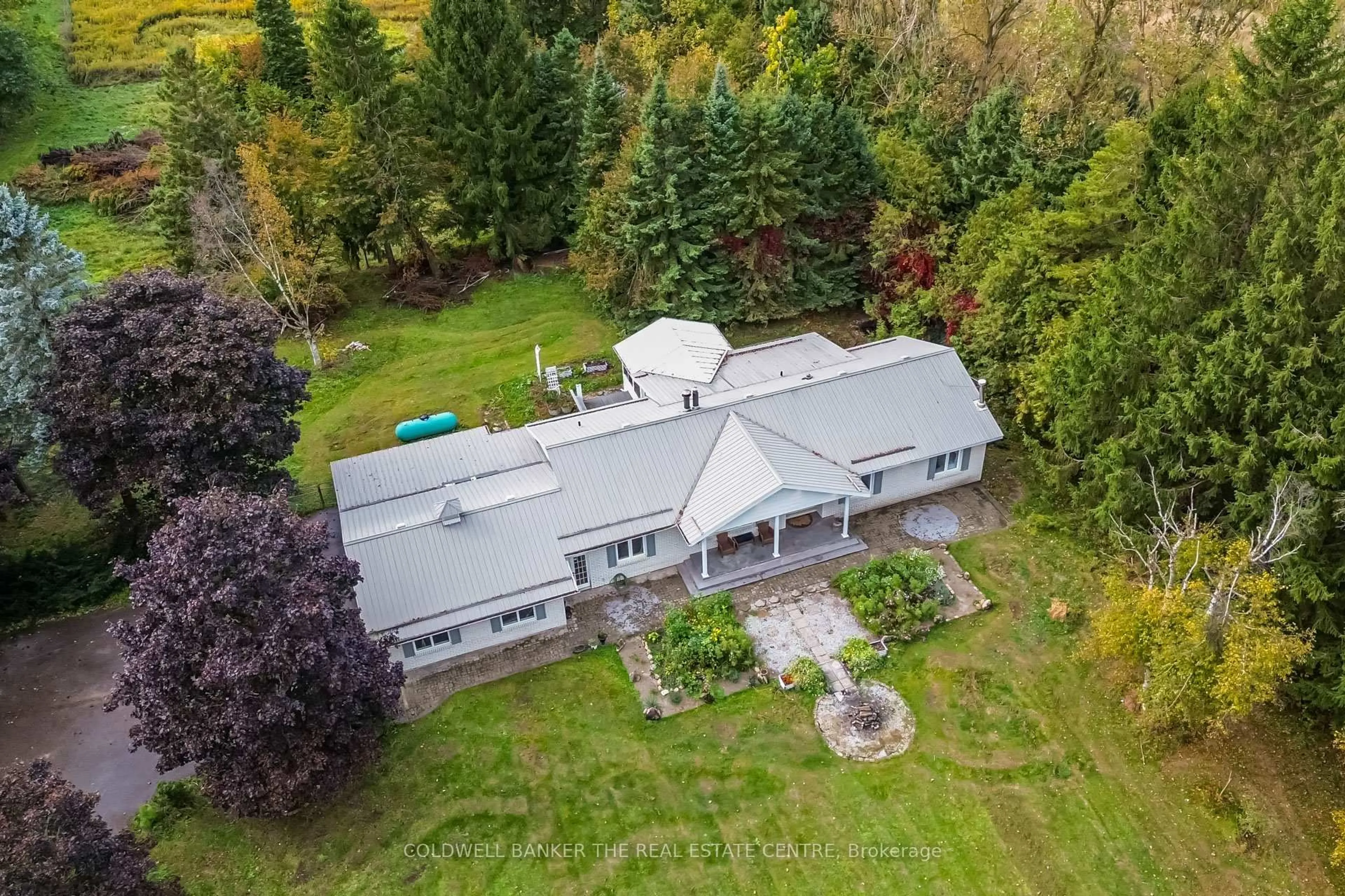 A pic from outside/outdoor area/front of a property/back of a property/a pic from drone, unknown for 515490 2nd Line, Amaranth Ontario L9V 1L6