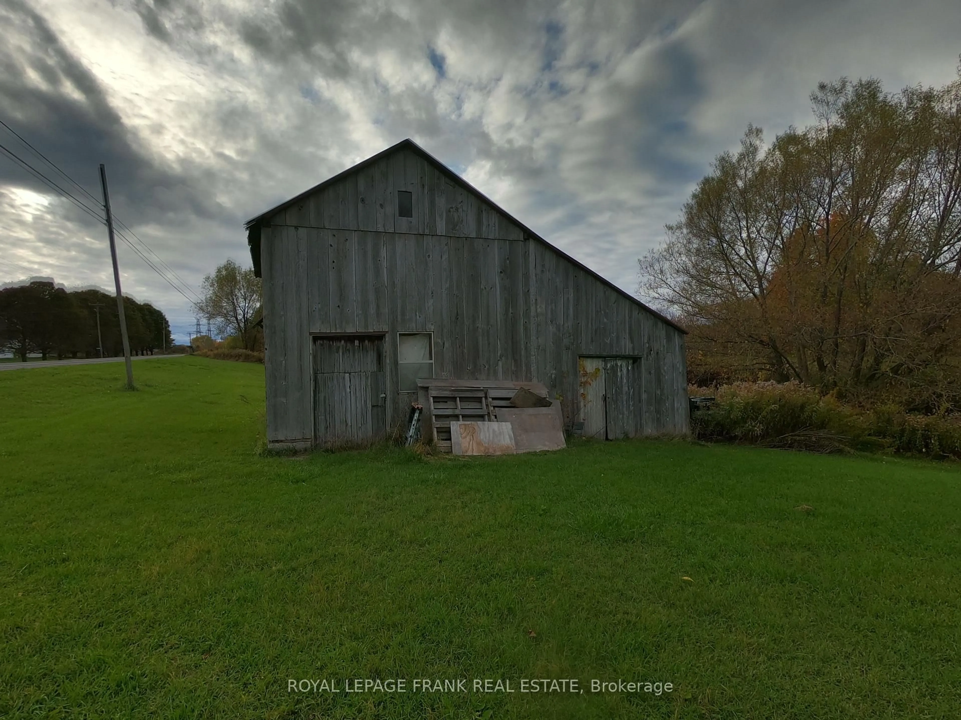Shed for 1974 County Road 2, Port Hope Ontario L1A 3V7
