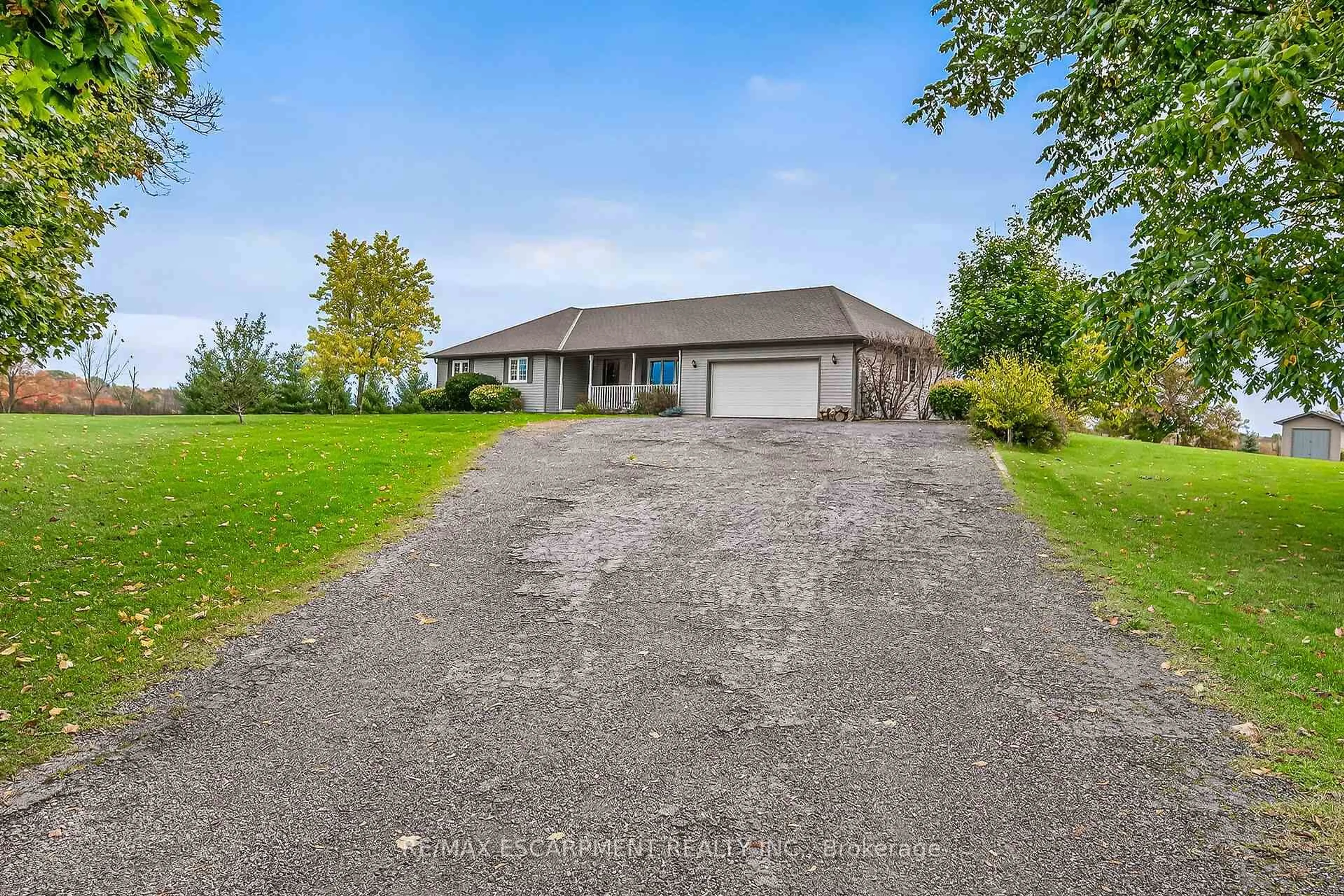 A pic from outside/outdoor area/front of a property/back of a property/a pic from drone, street for 2905 SOUTH GRIMSBY ROAD 6, West Lincoln Ontario L0R 2A0